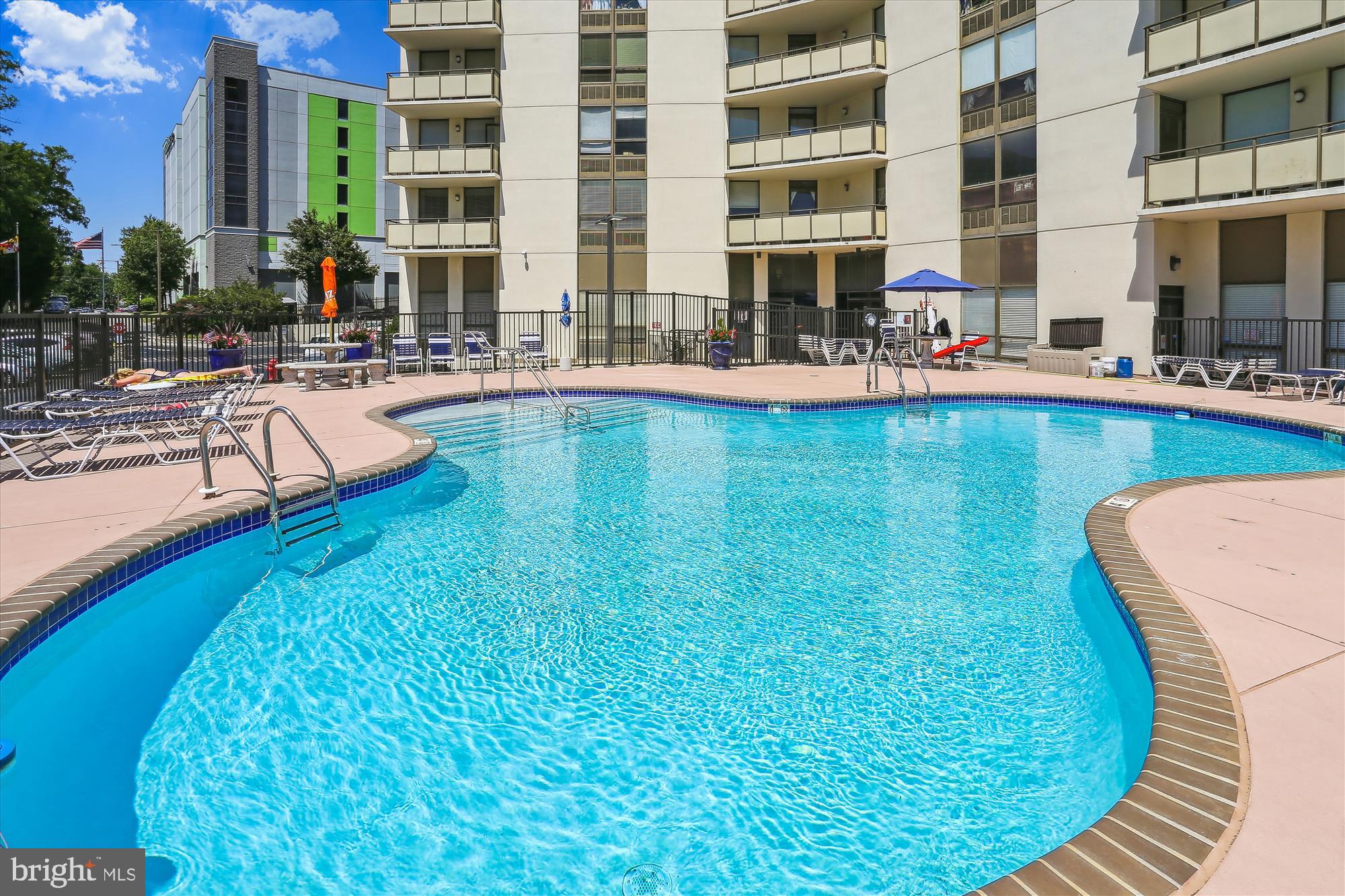 RIDGELY TOWSON CENTER - Residential