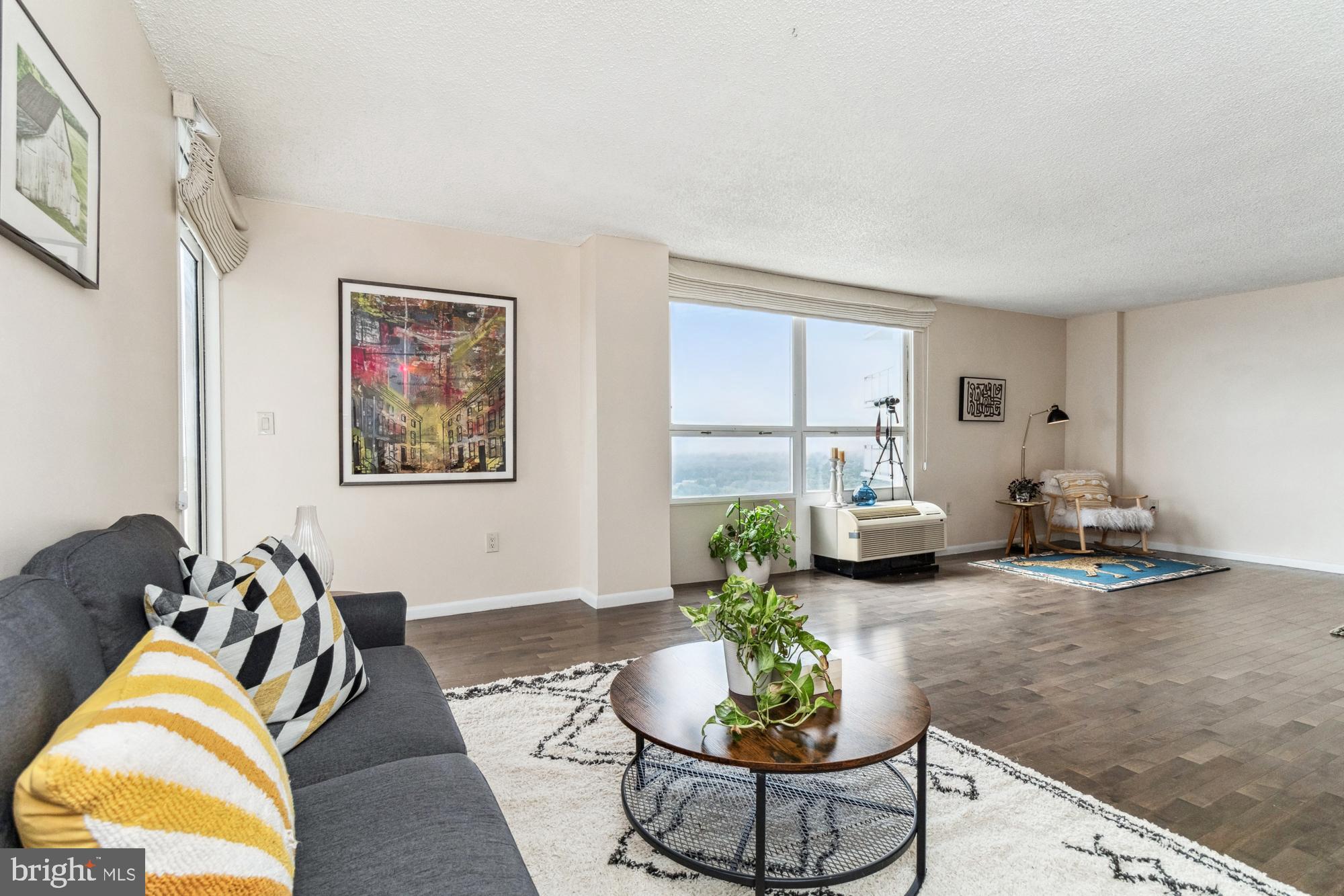 RIDGELY TOWSON CENTER - Residential