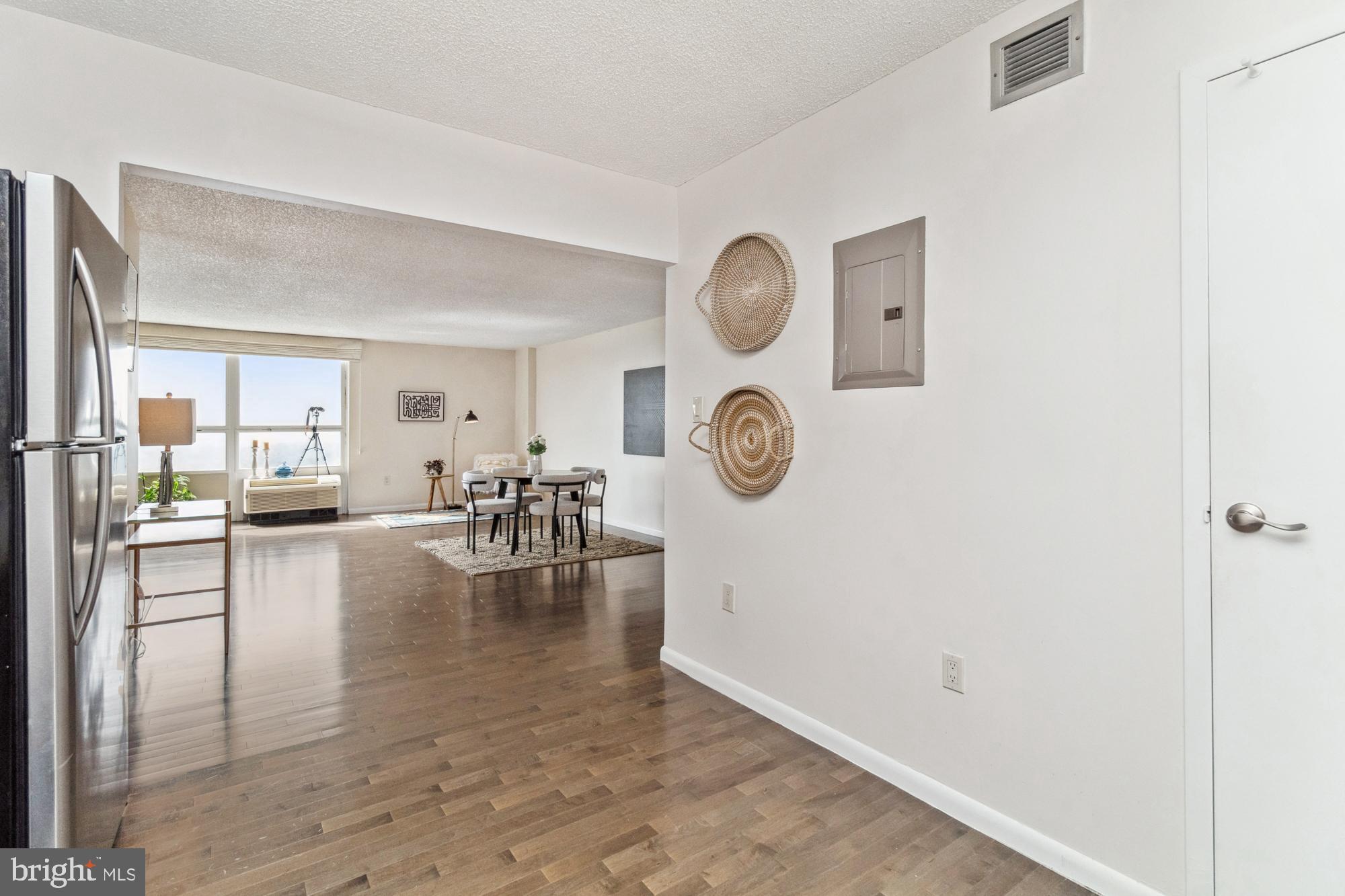 RIDGELY TOWSON CENTER - Residential