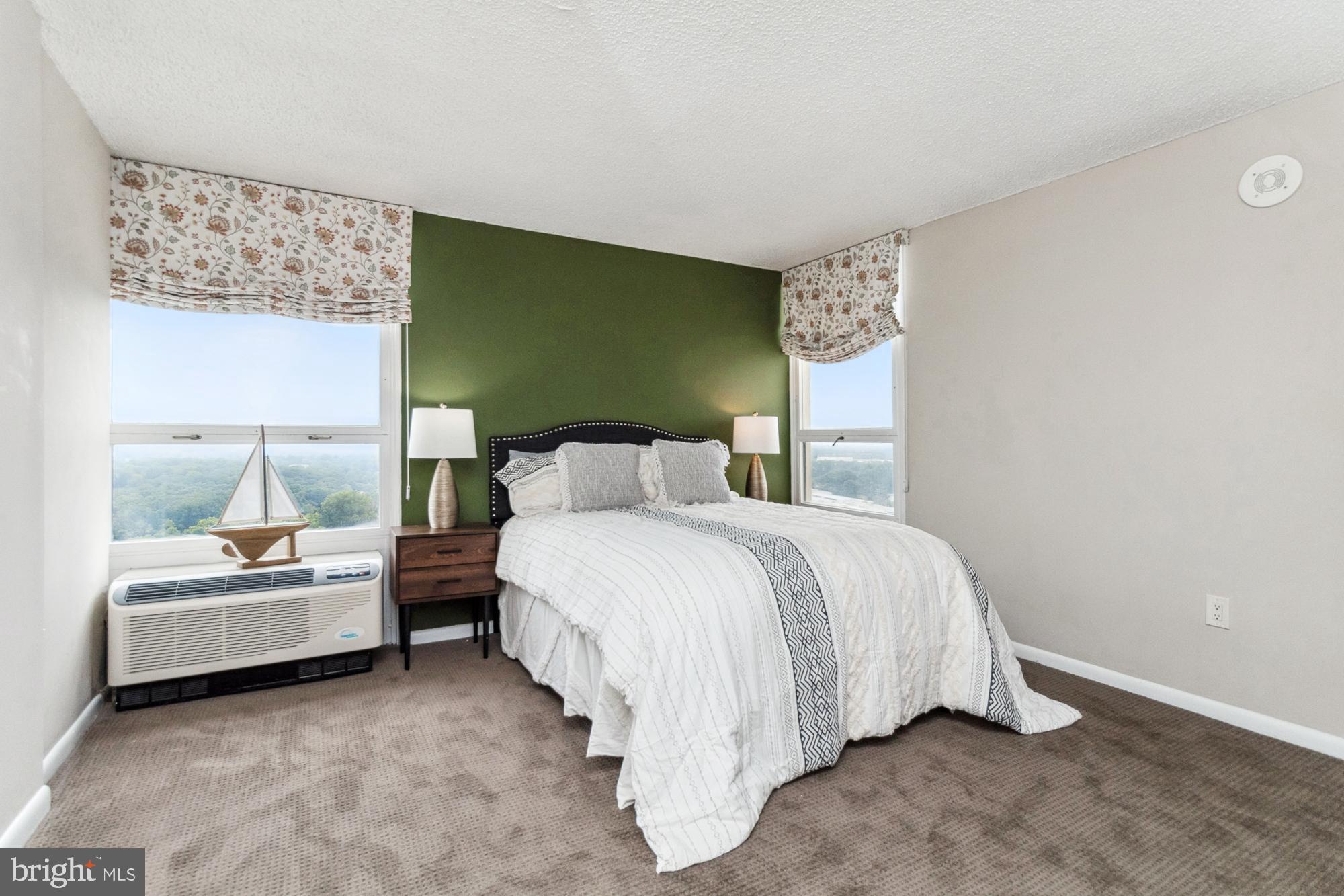 RIDGELY TOWSON CENTER - Residential