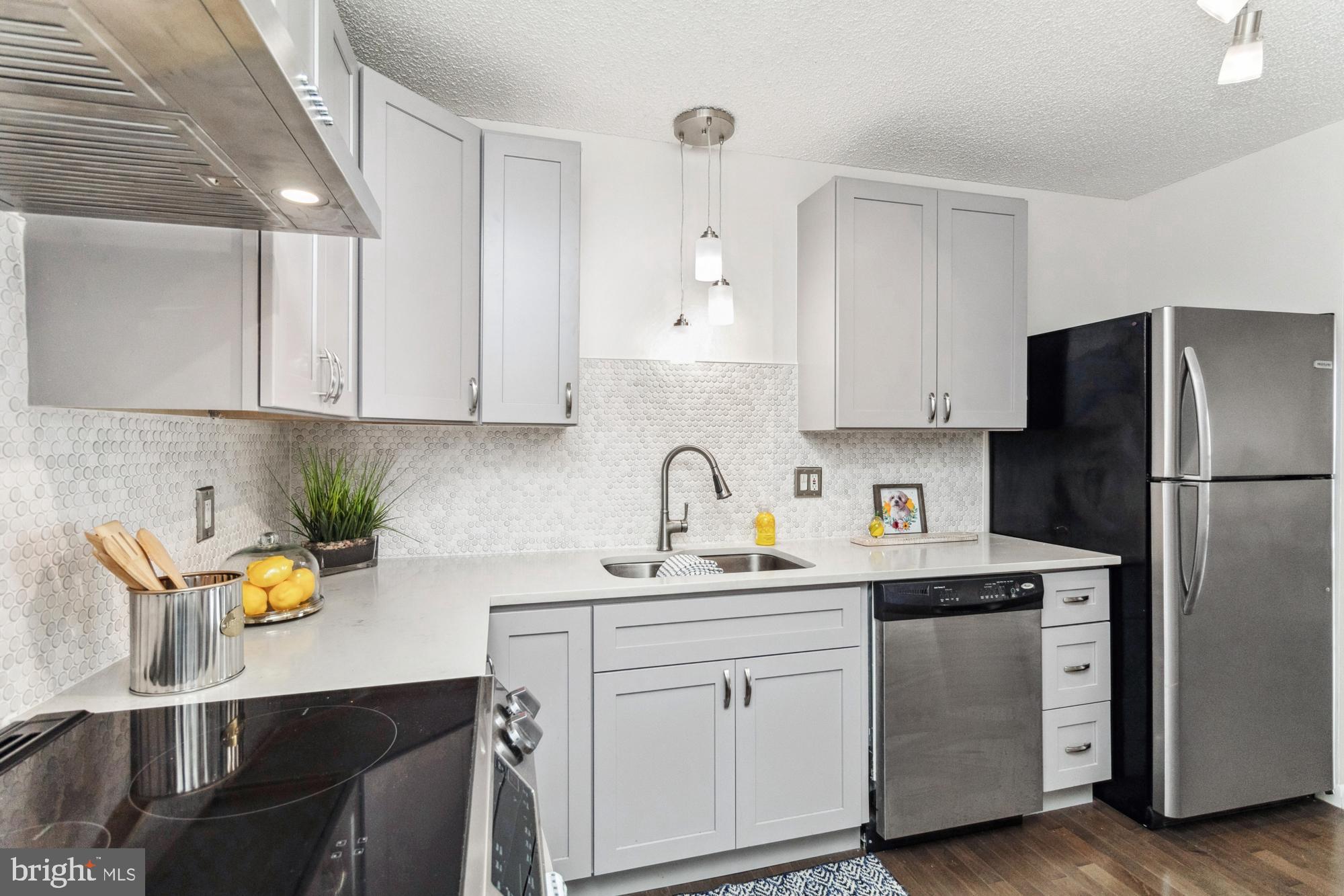 RIDGELY TOWSON CENTER - Residential