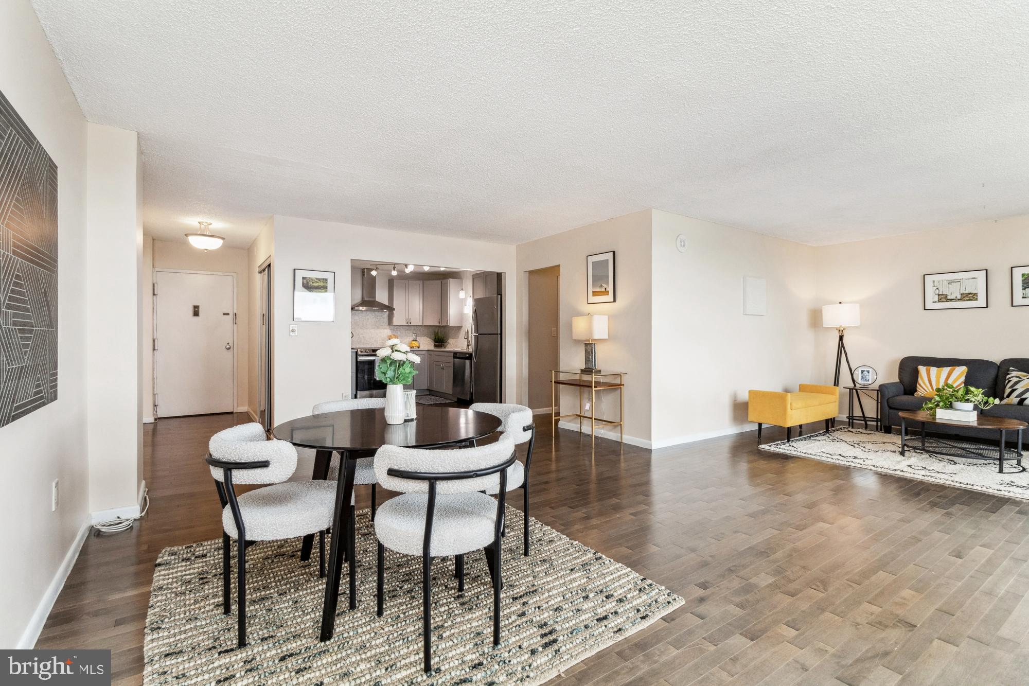 RIDGELY TOWSON CENTER - Residential