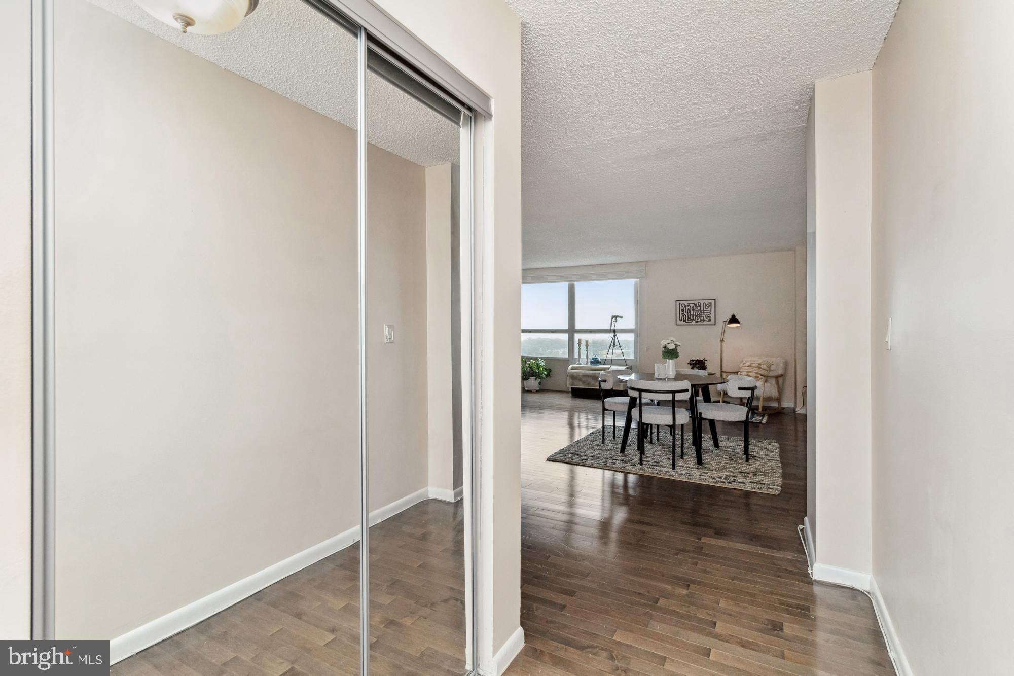 RIDGELY TOWSON CENTER - Residential