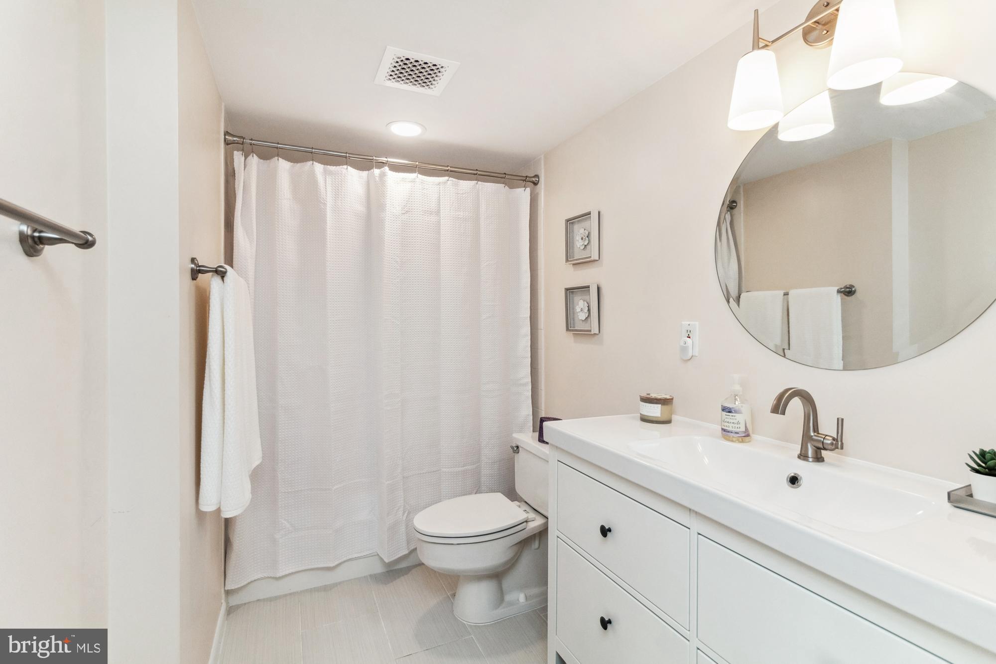 RIDGELY TOWSON CENTER - Residential