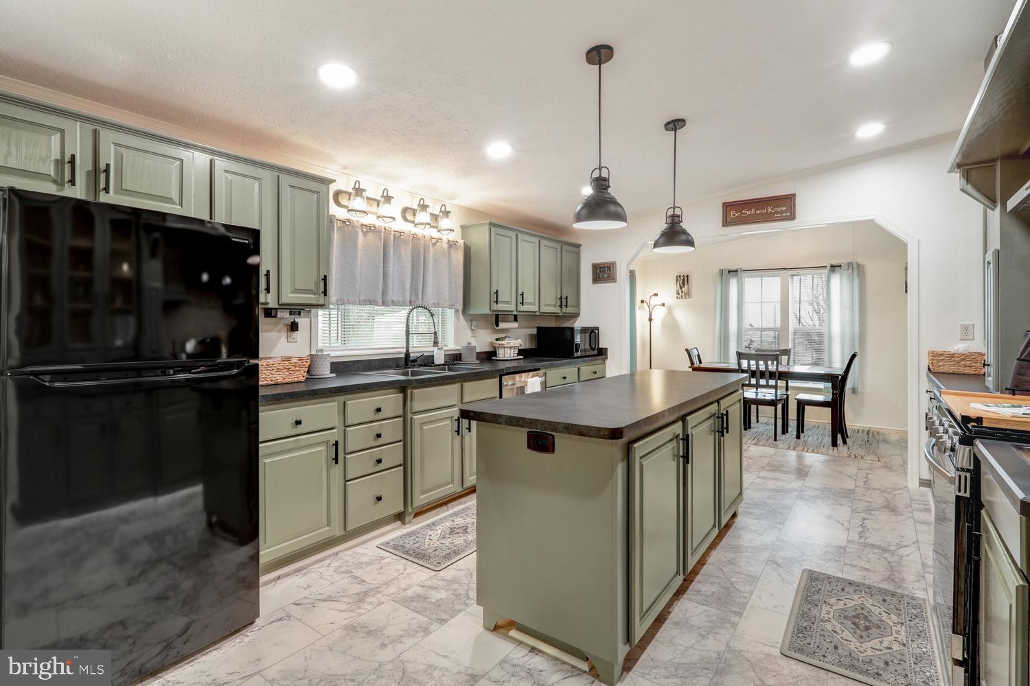 RIDGEWOOD MANOR MHP - Residential