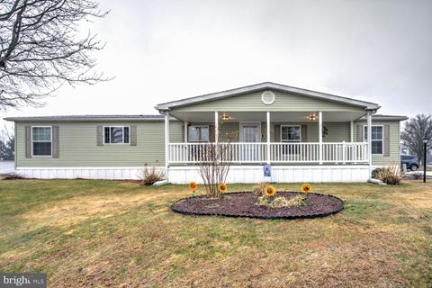 Mobile Home For Sale - 64 Ridgewood Manor<br/> MANHEIM, PA 17545
