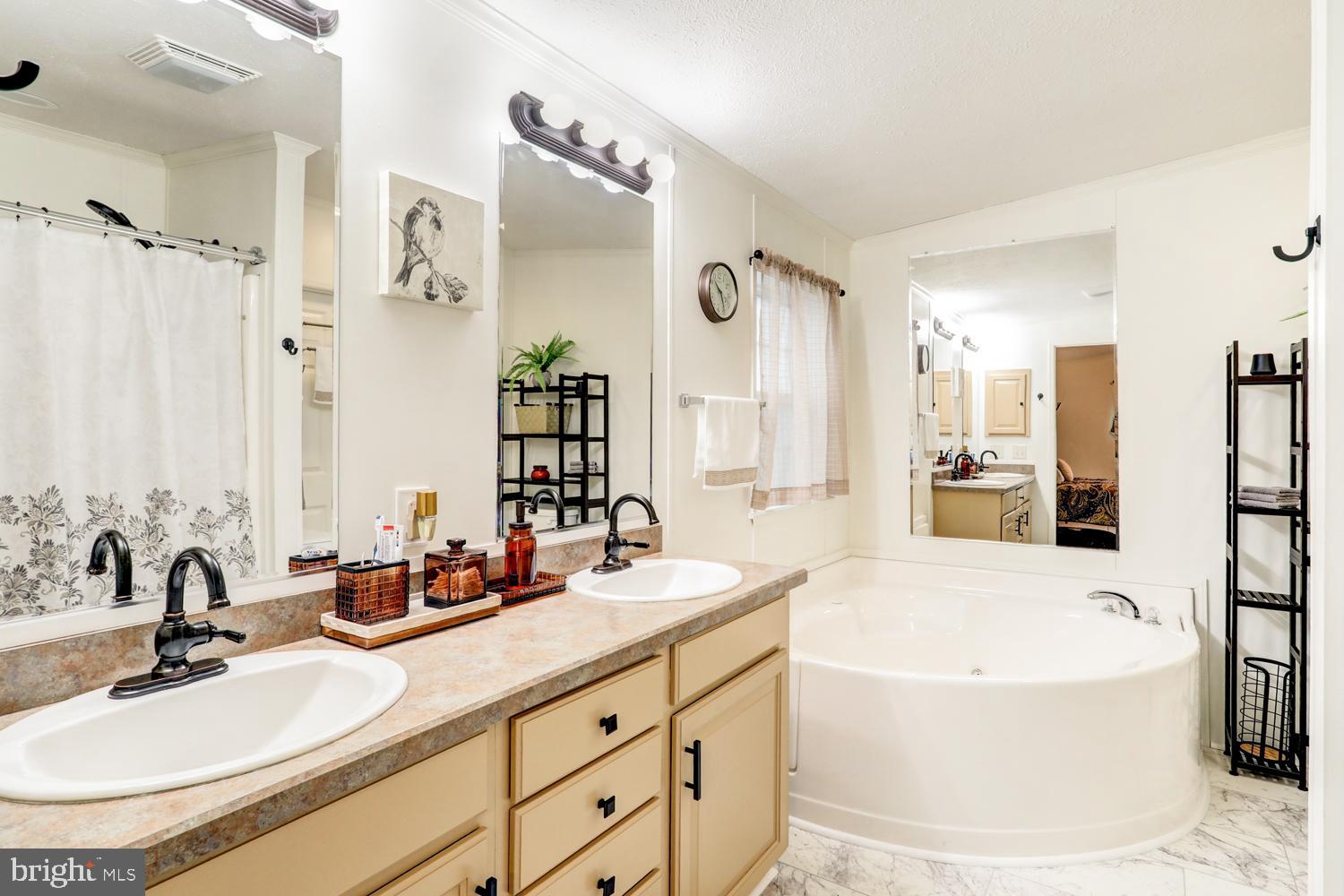 RIDGEWOOD MANOR MHP - Residential