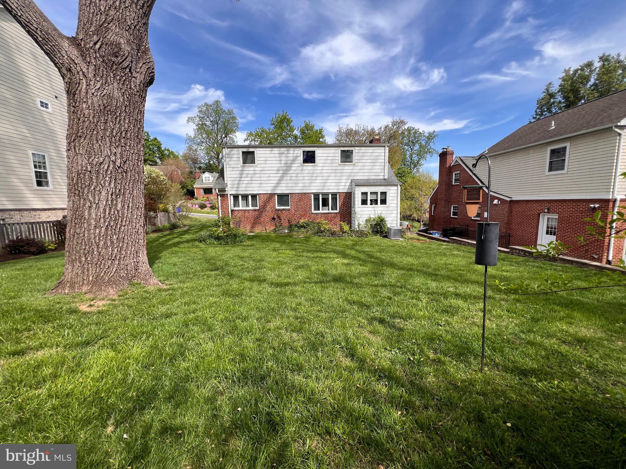 CHEVY CHASE HILLS - Residential