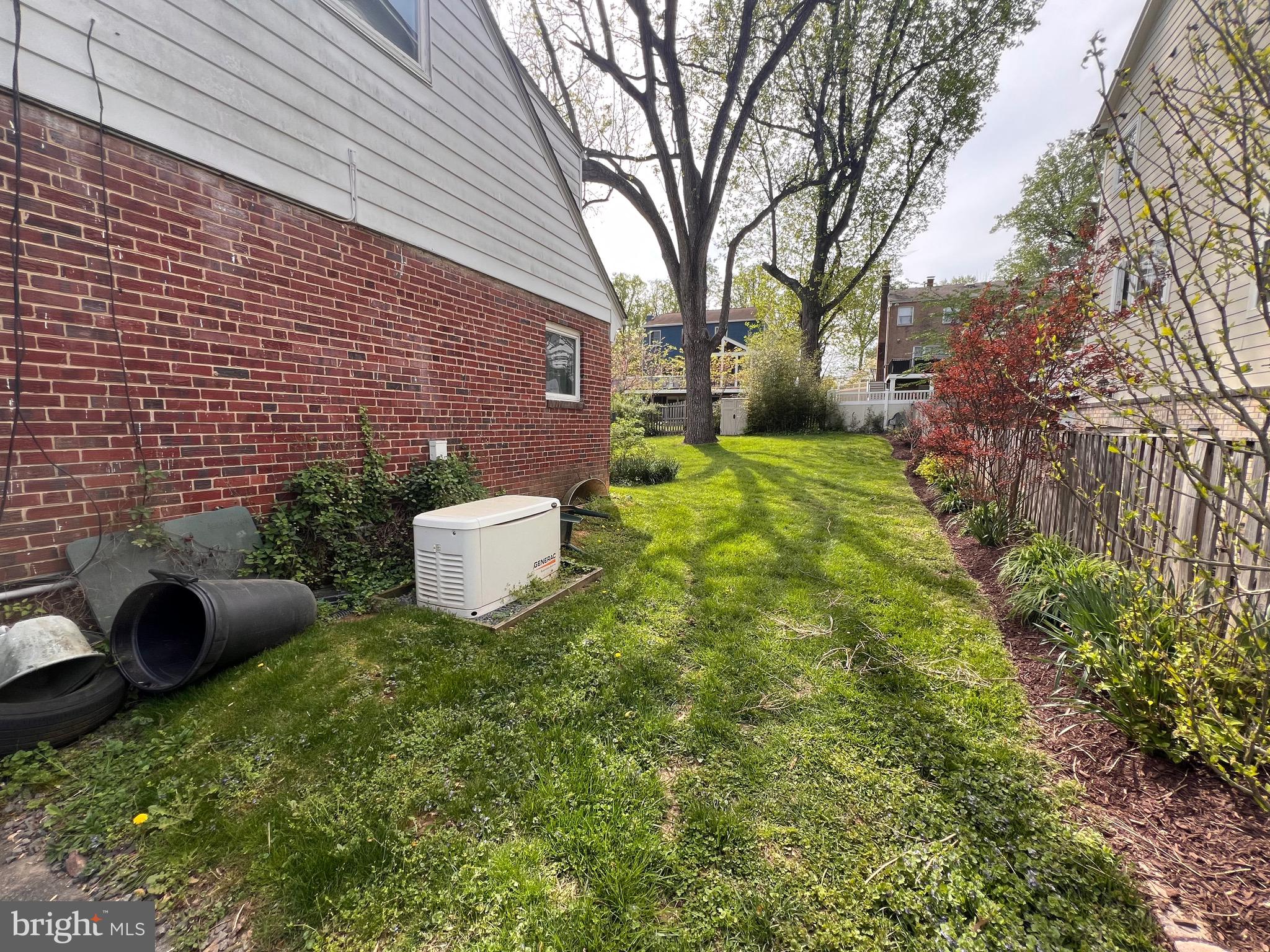 CHEVY CHASE HILLS - Residential