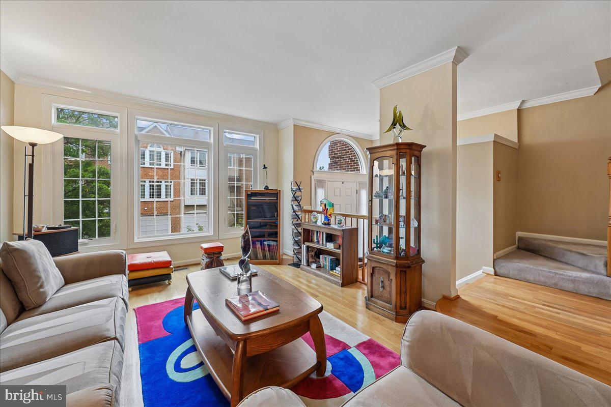 6488 SHARON KAY COURT