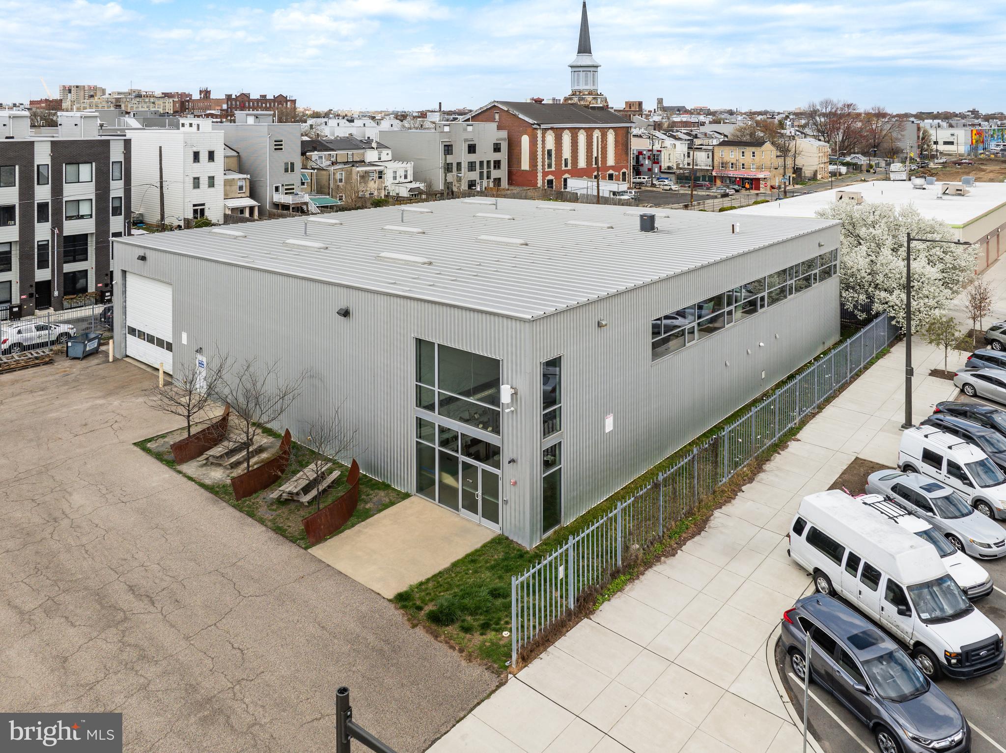 1600 N AMERICAN STREET 24