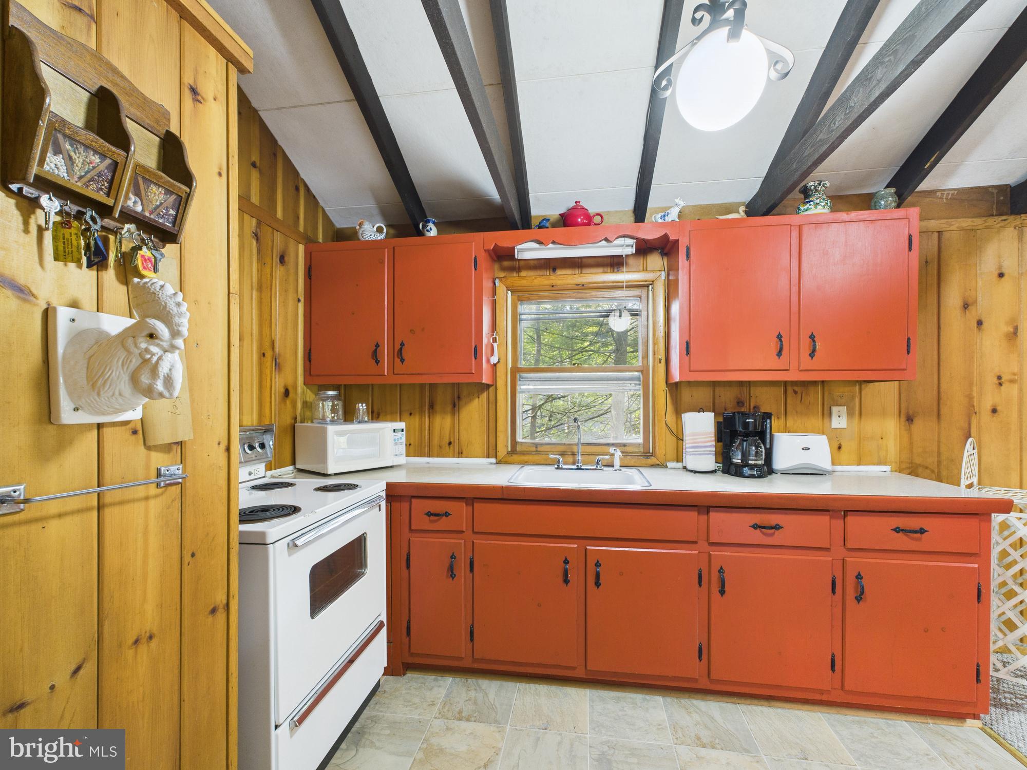 ARROWHEAD LAKE - Residential