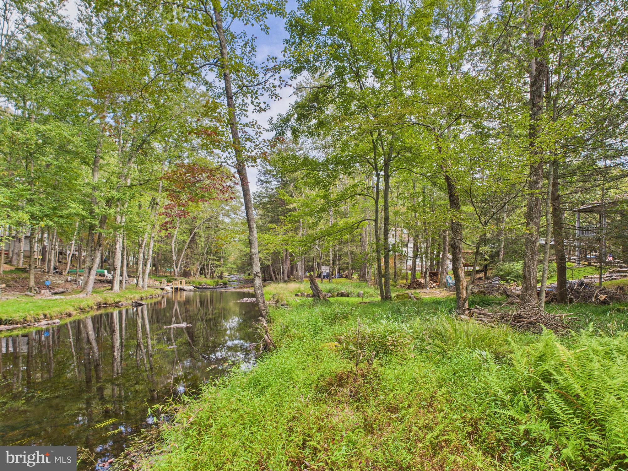 ARROWHEAD LAKE - Residential