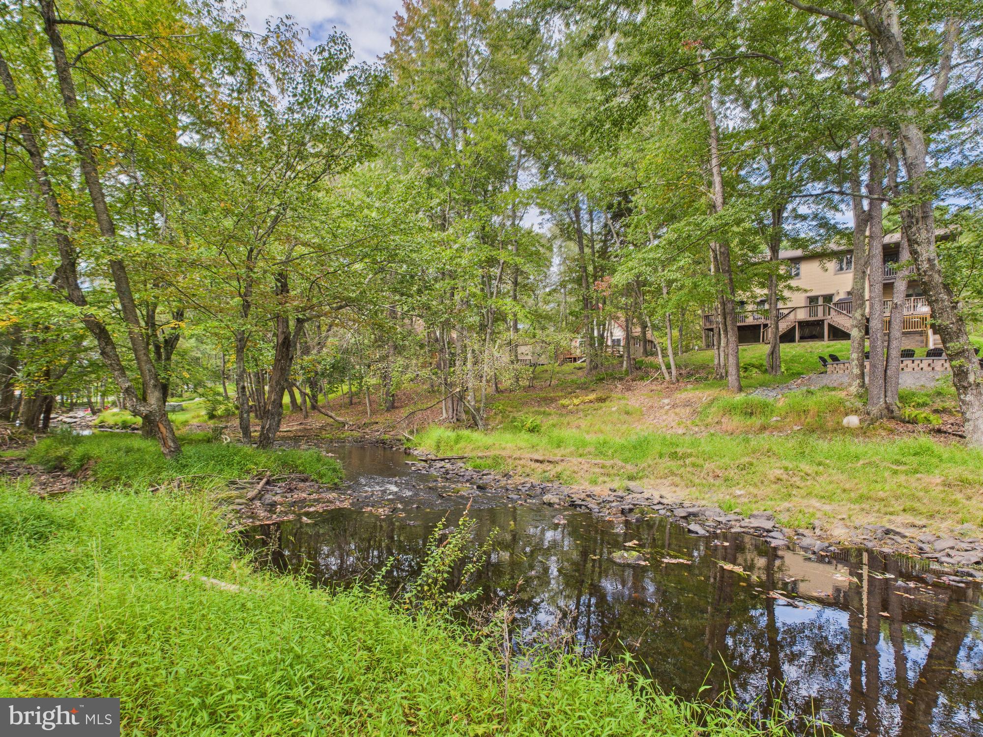 ARROWHEAD LAKE - Residential