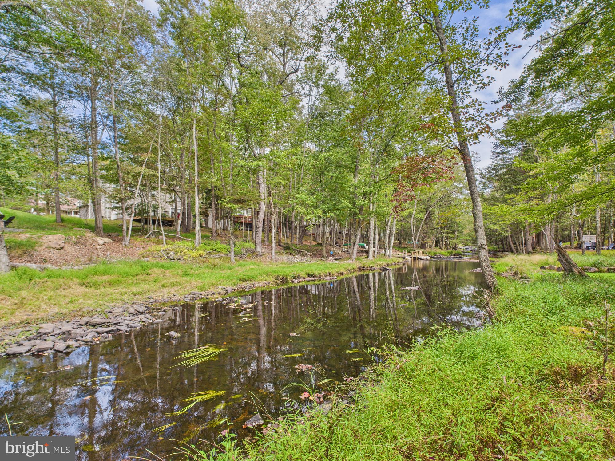 ARROWHEAD LAKE - Residential
