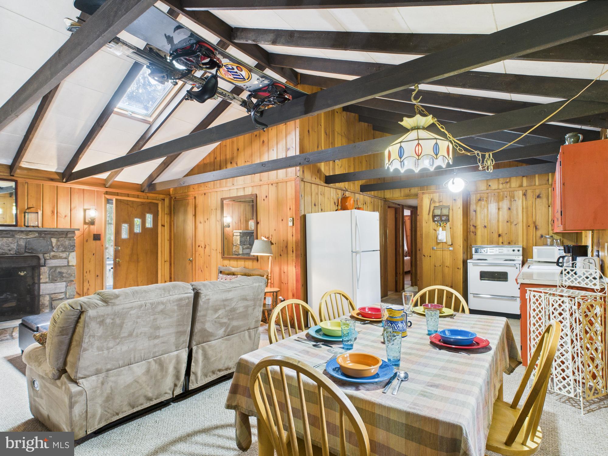 ARROWHEAD LAKE - Residential