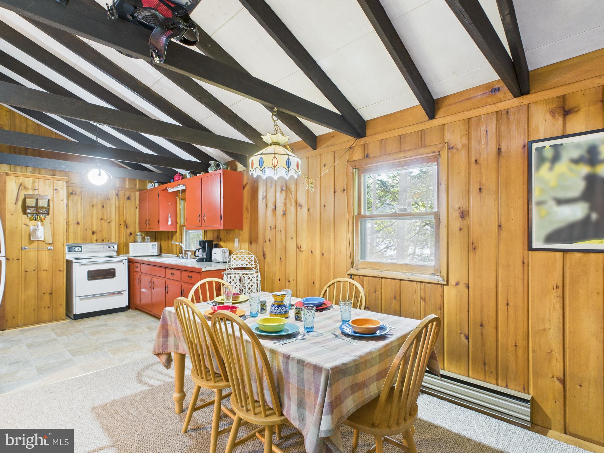 ARROWHEAD LAKE - Residential