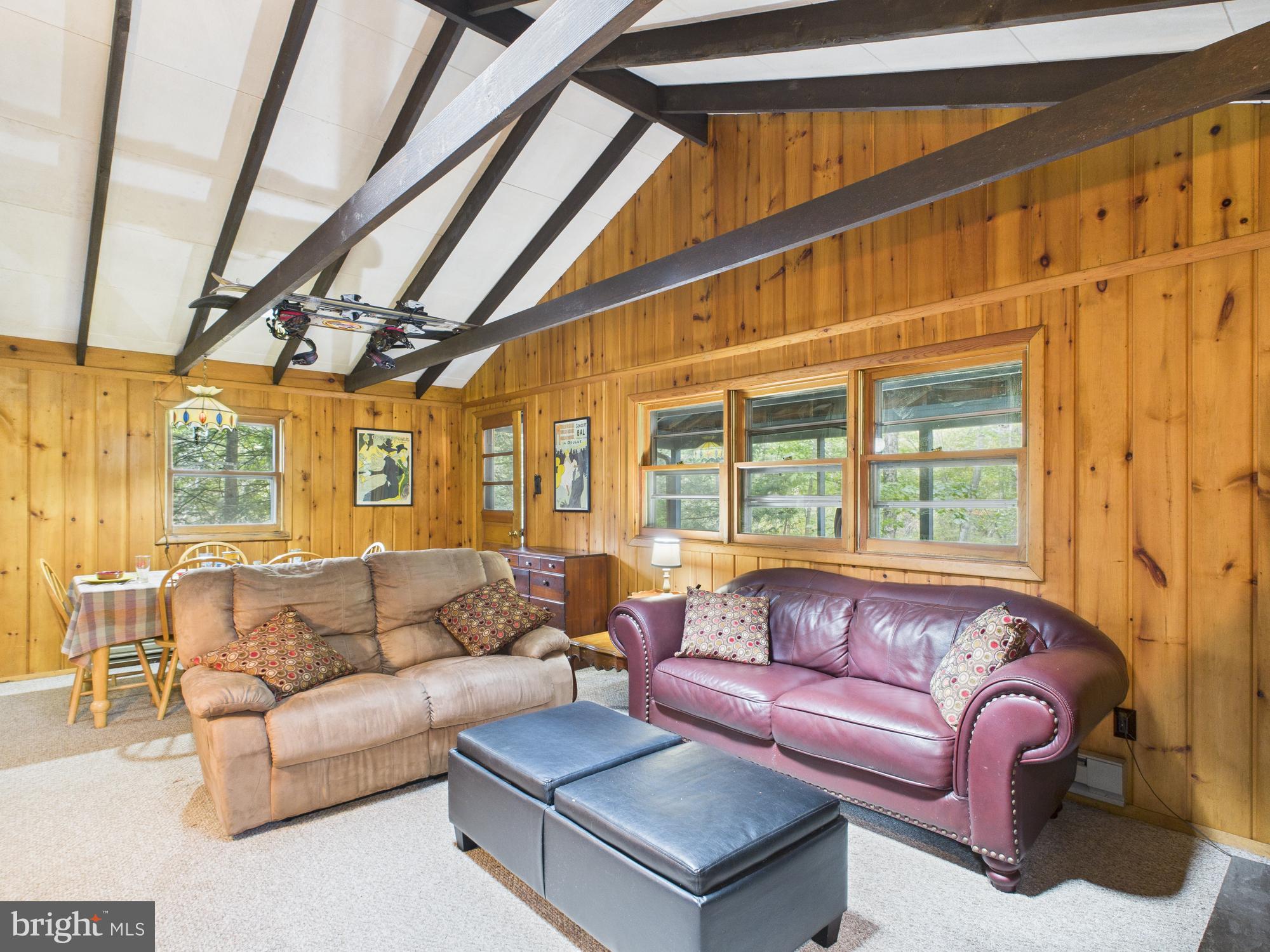 ARROWHEAD LAKE - Residential