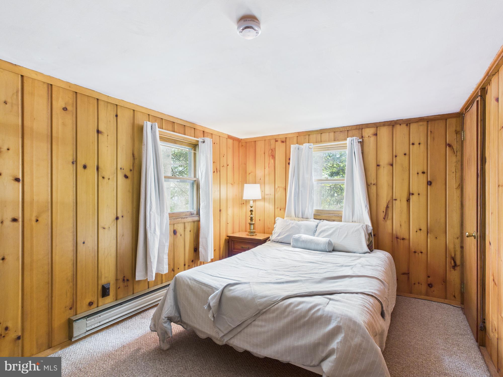 ARROWHEAD LAKE - Residential