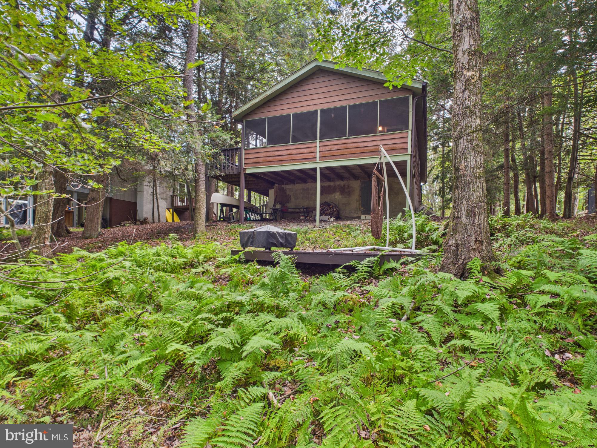 ARROWHEAD LAKE - Residential