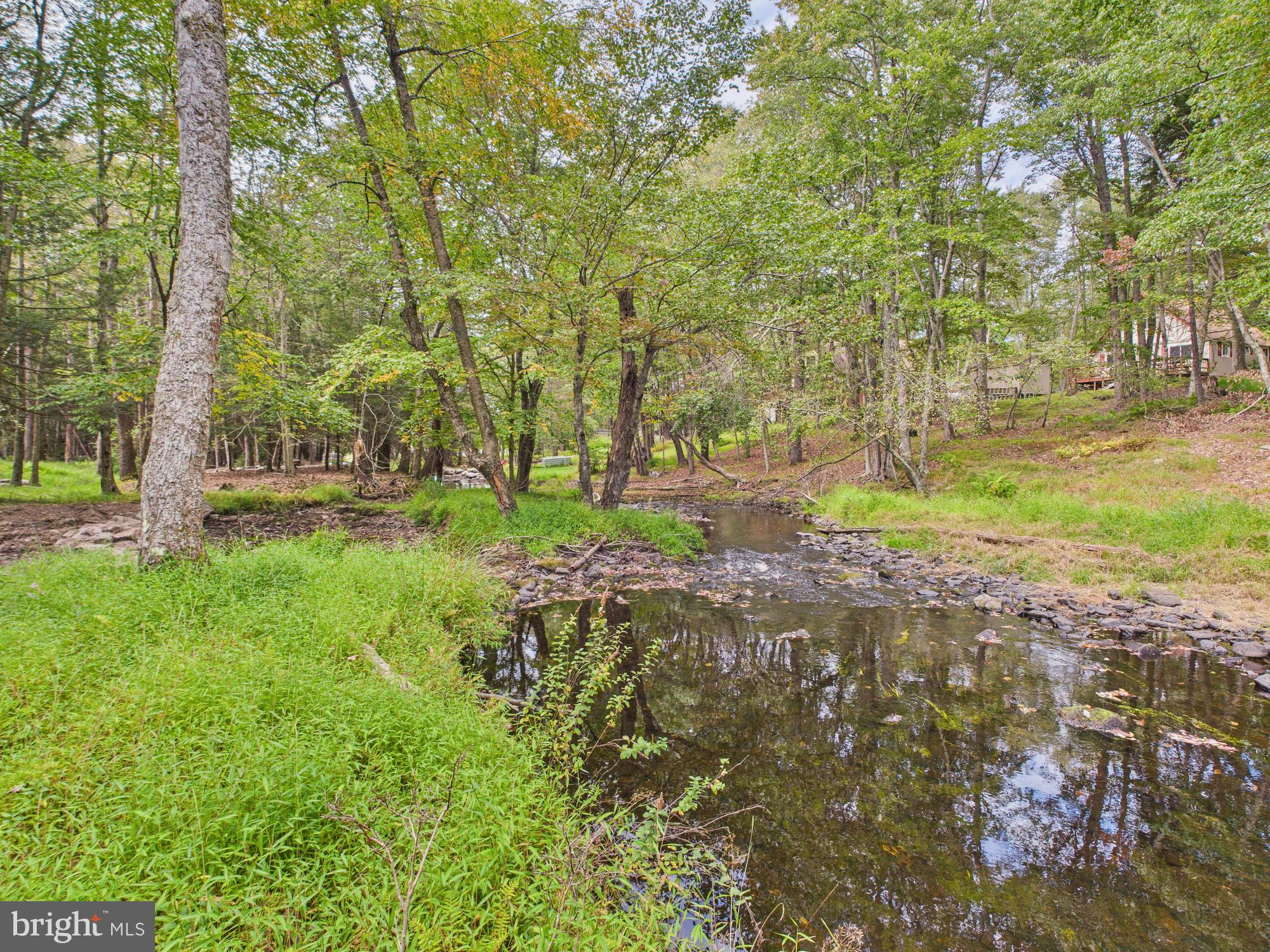 ARROWHEAD LAKE - Residential