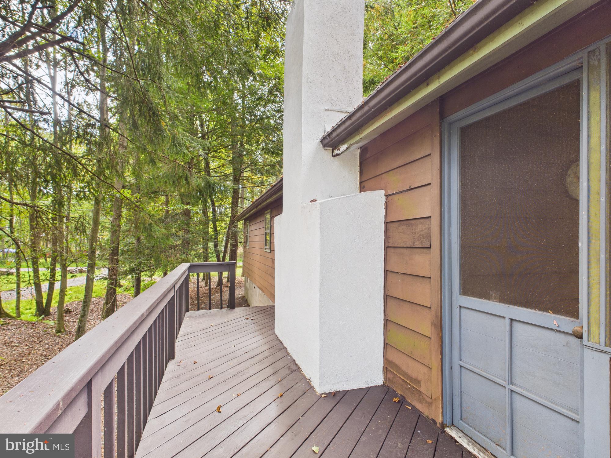 ARROWHEAD LAKE - Residential