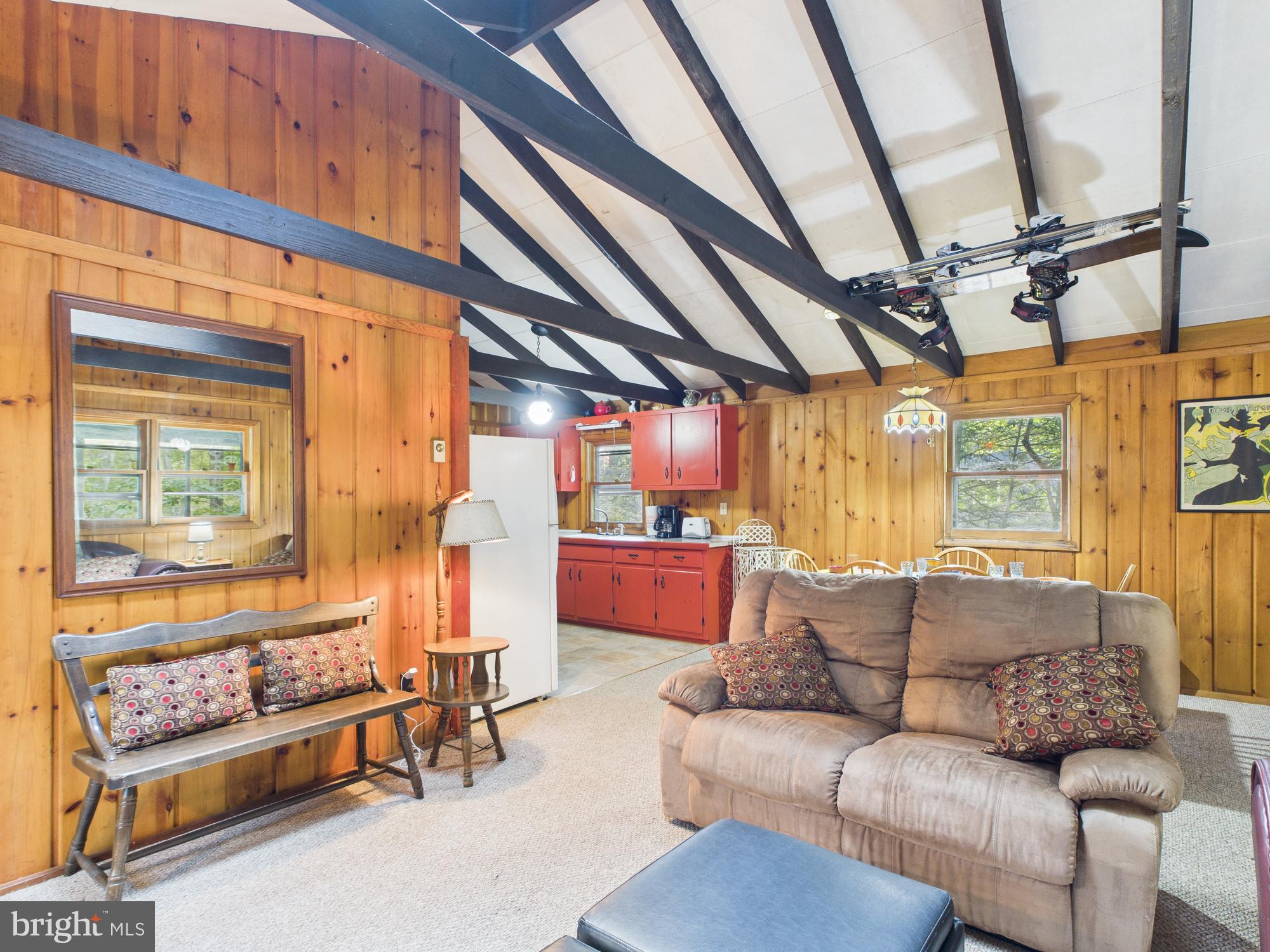 ARROWHEAD LAKE - Residential