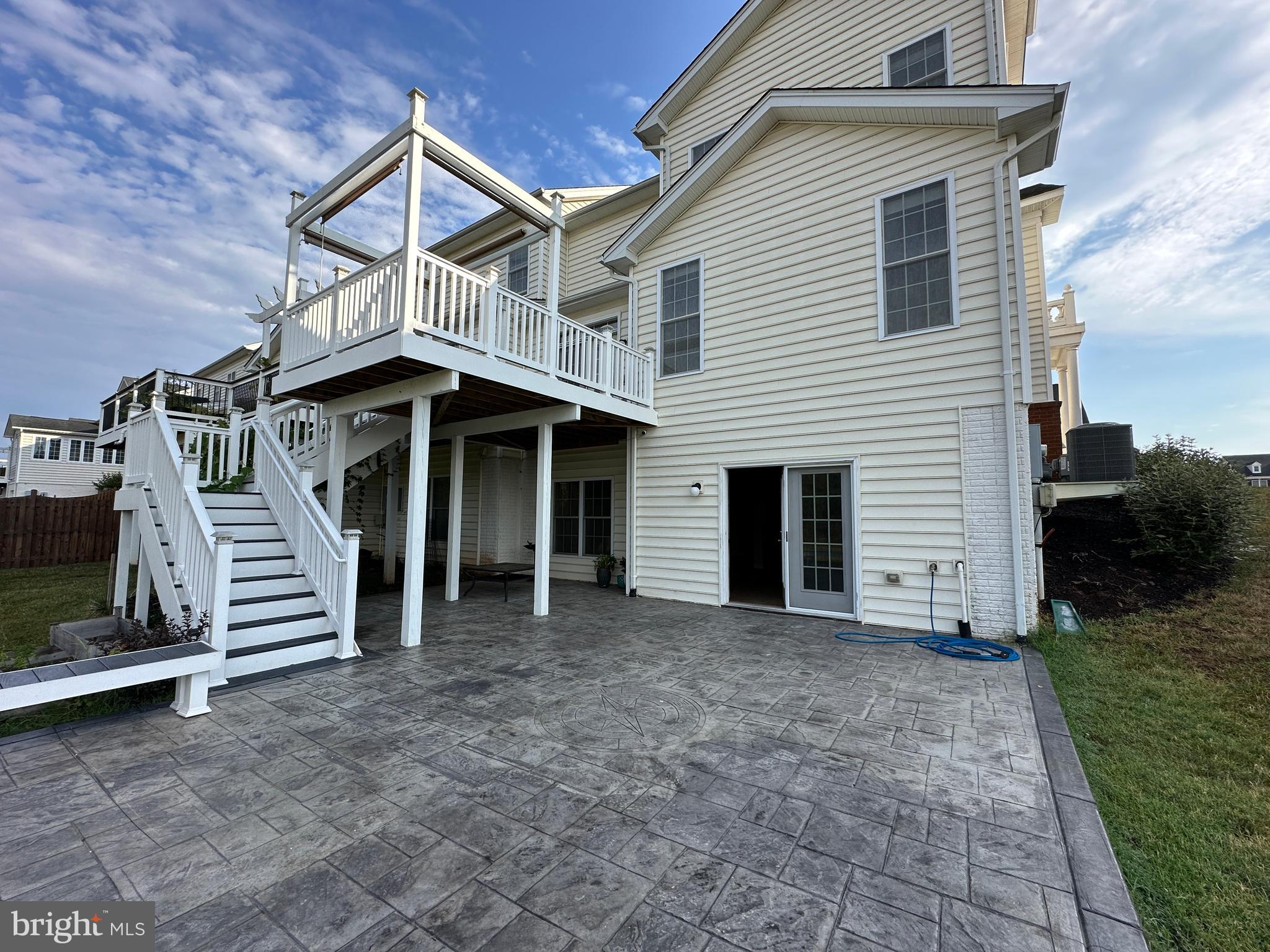 LOUDOUN VALLEY ESTATES 2 - Residential Lease