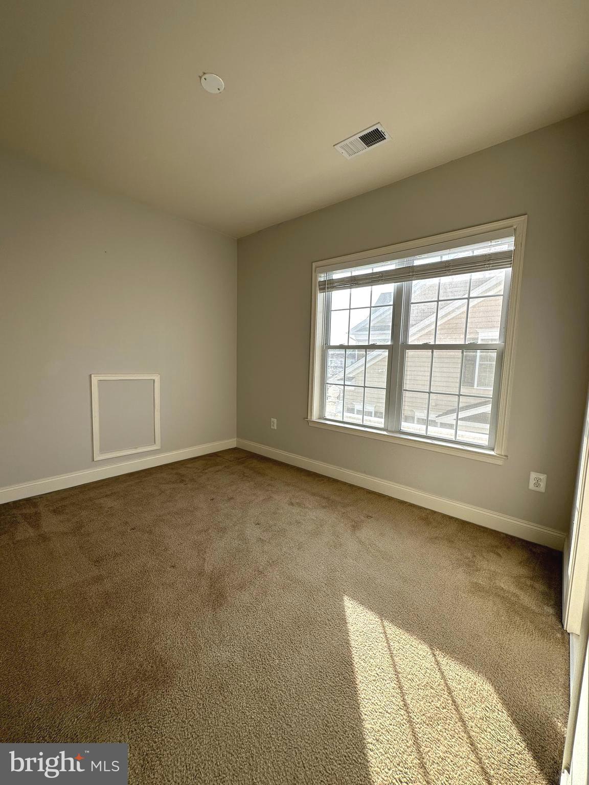 LOUDOUN VALLEY ESTATES 2 - Residential Lease