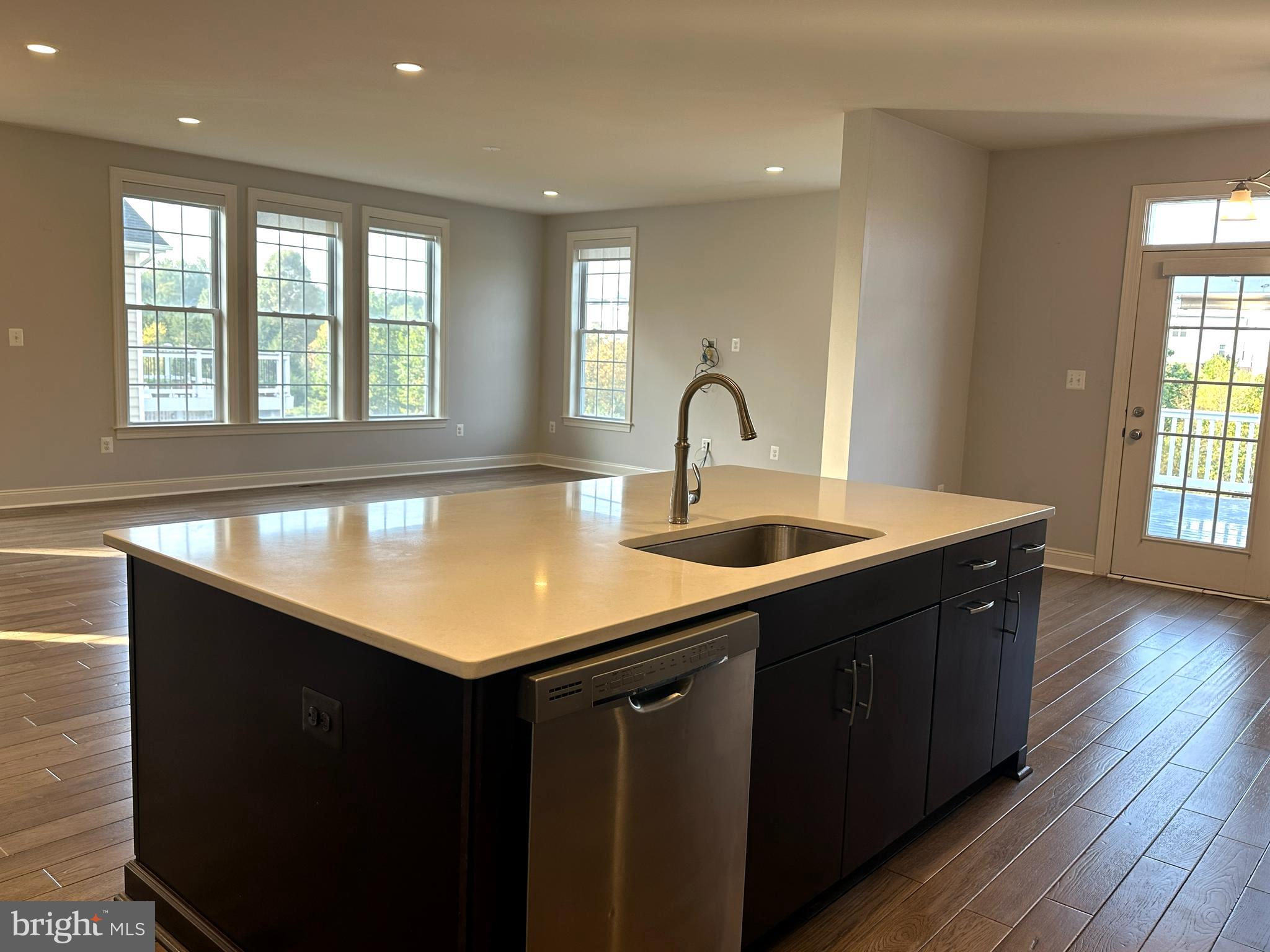 LOUDOUN VALLEY ESTATES 2 - Residential Lease