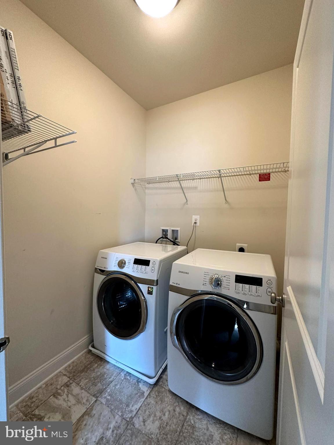 LOUDOUN VALLEY ESTATES 2 - Residential Lease