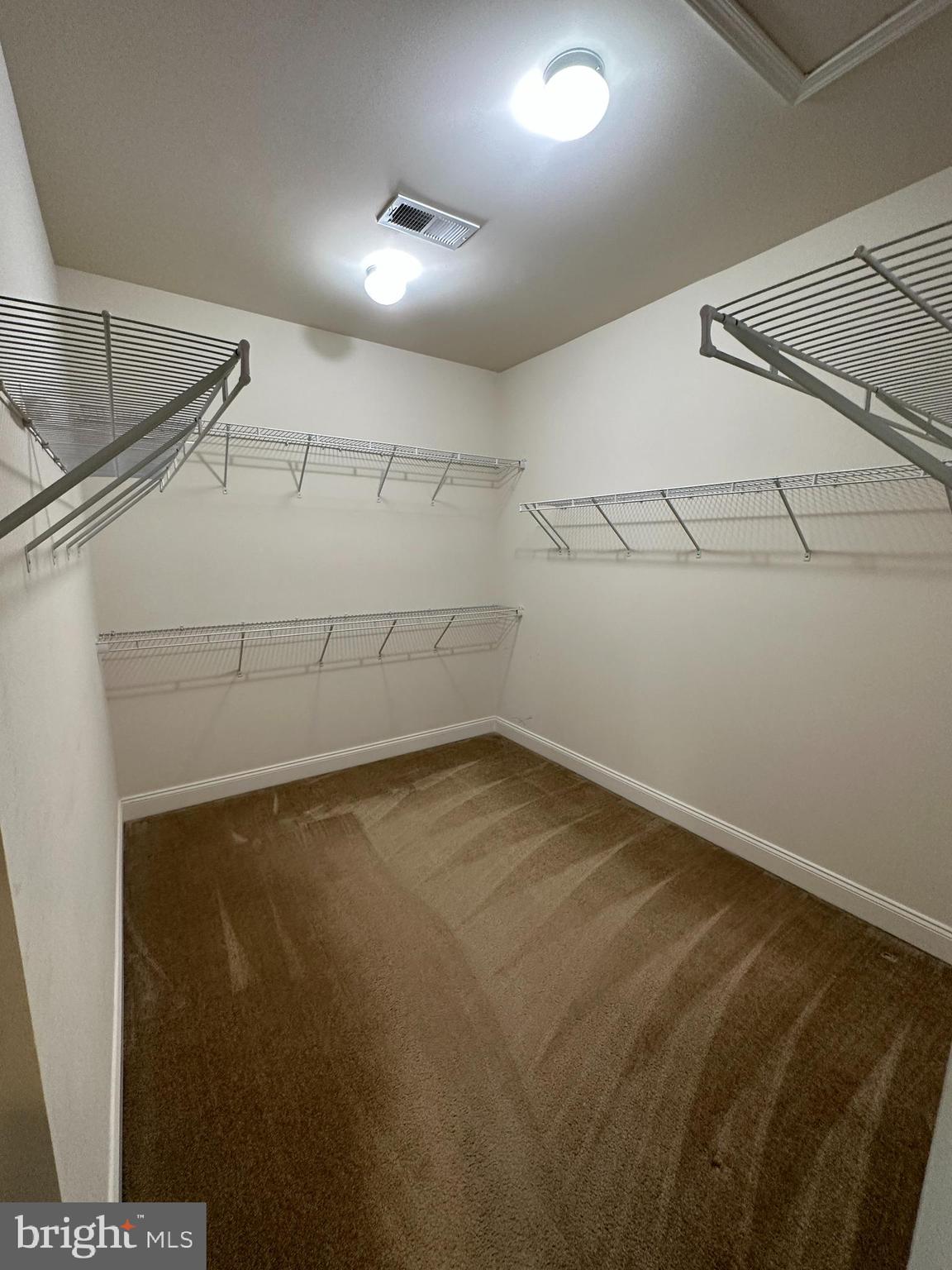 LOUDOUN VALLEY ESTATES 2 - Residential Lease