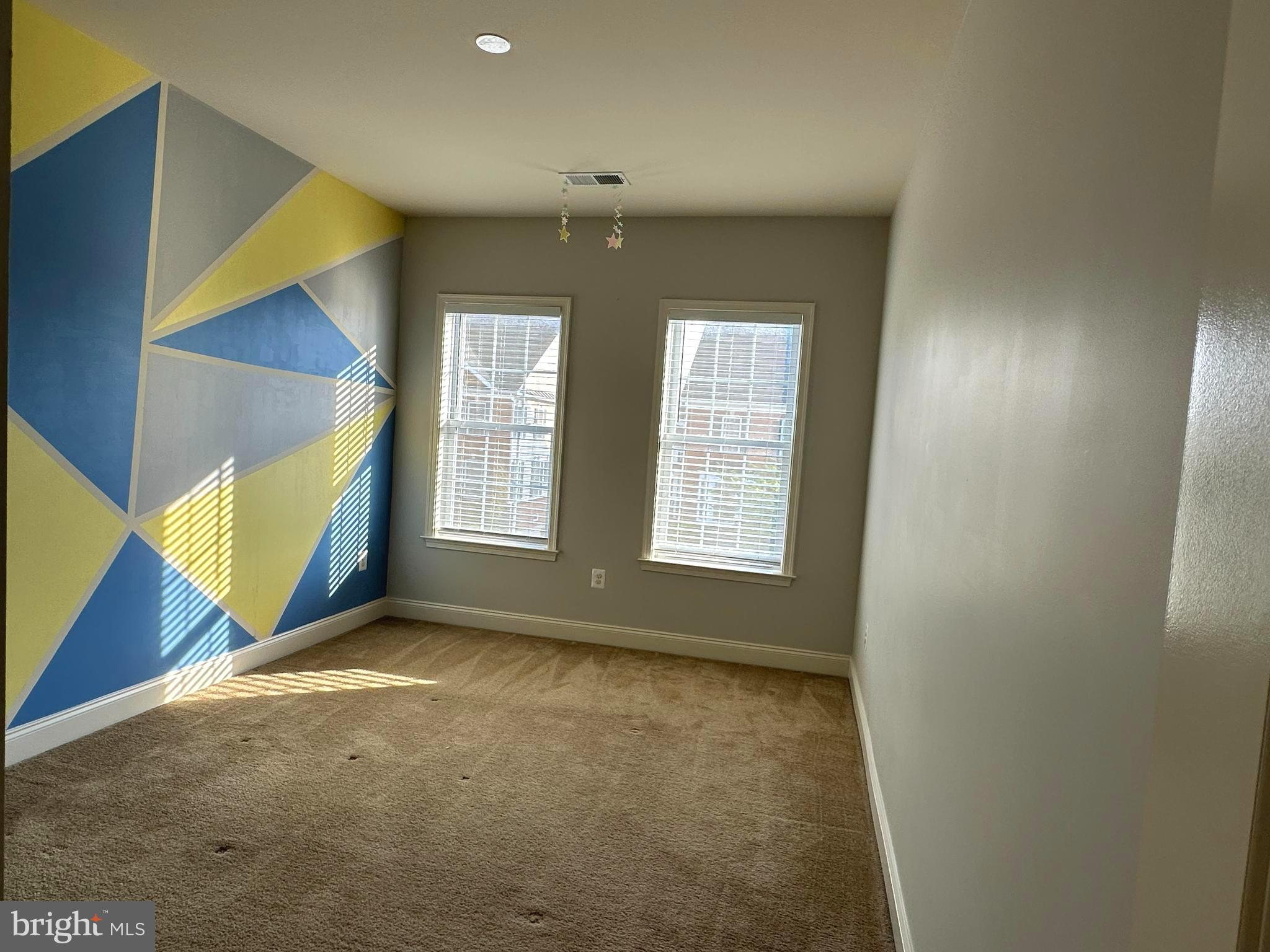 LOUDOUN VALLEY ESTATES 2 - Residential Lease