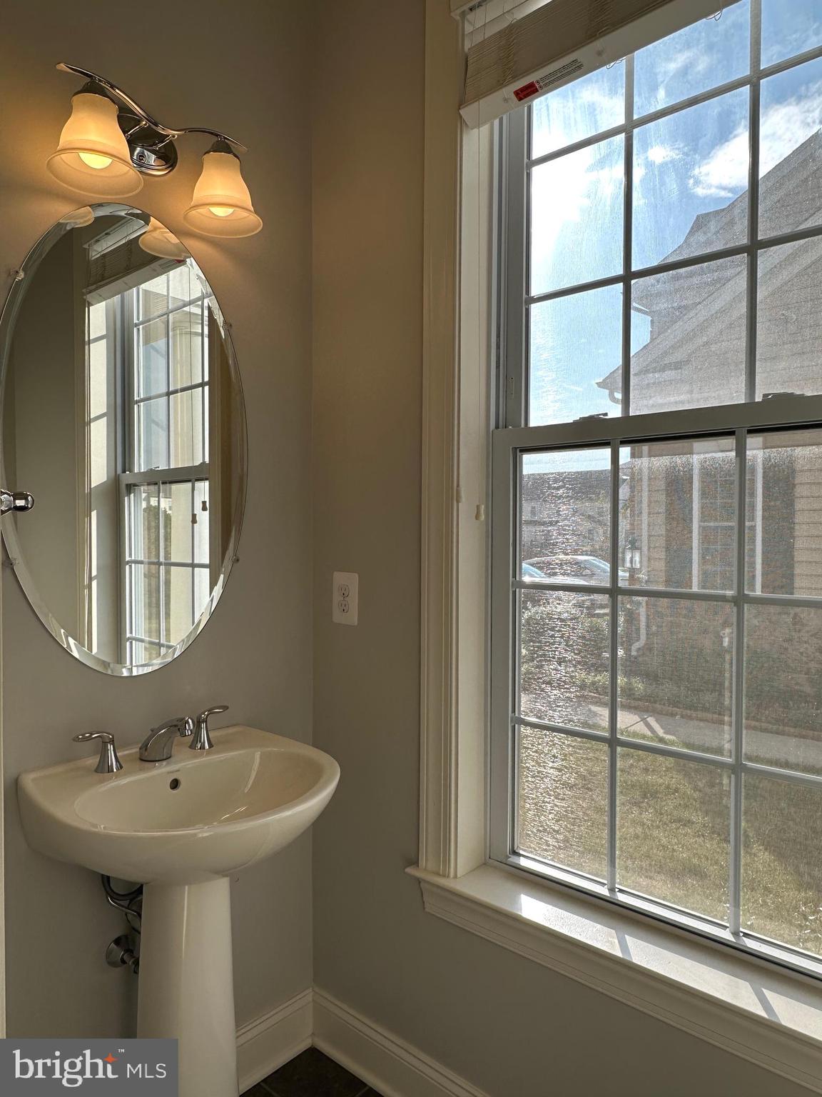 LOUDOUN VALLEY ESTATES 2 - Residential Lease