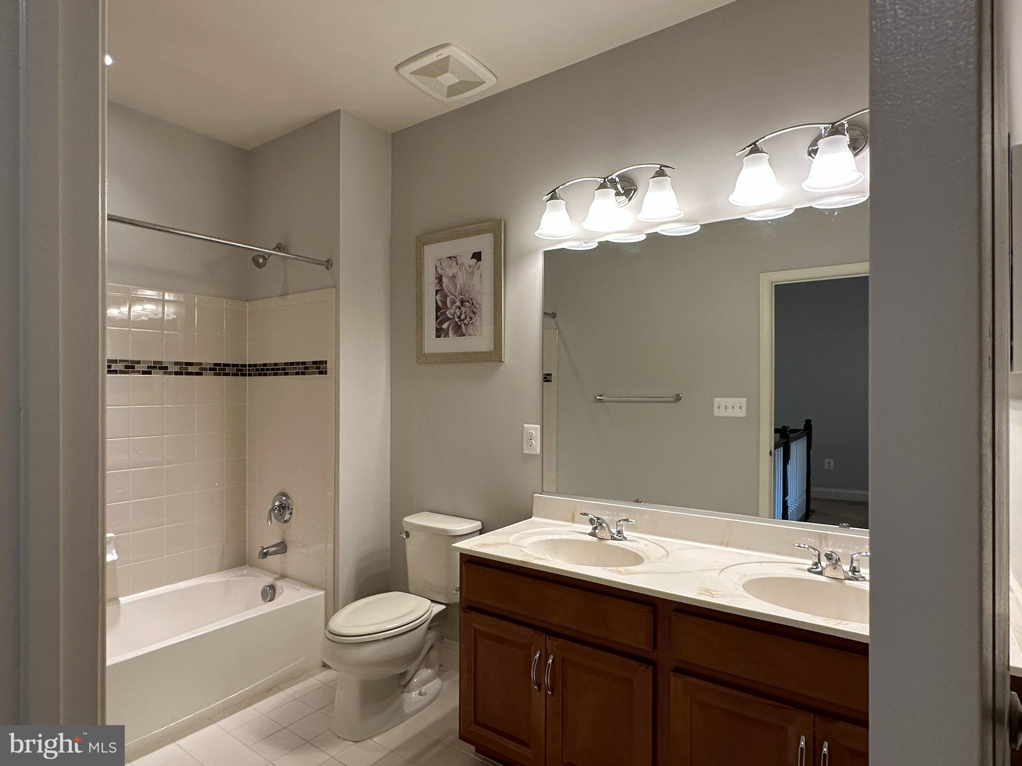 LOUDOUN VALLEY ESTATES 2 - Residential Lease