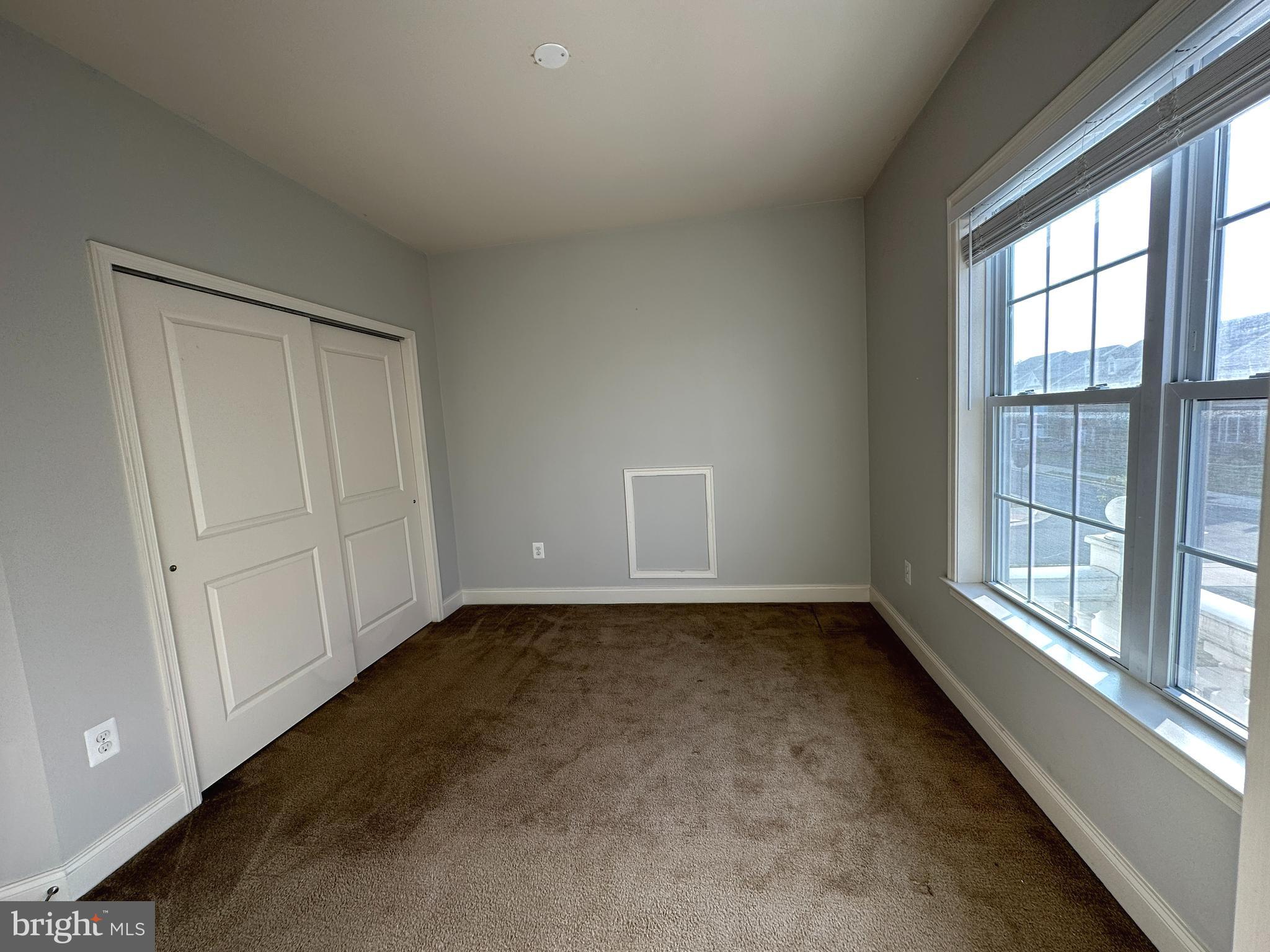 LOUDOUN VALLEY ESTATES 2 - Residential Lease