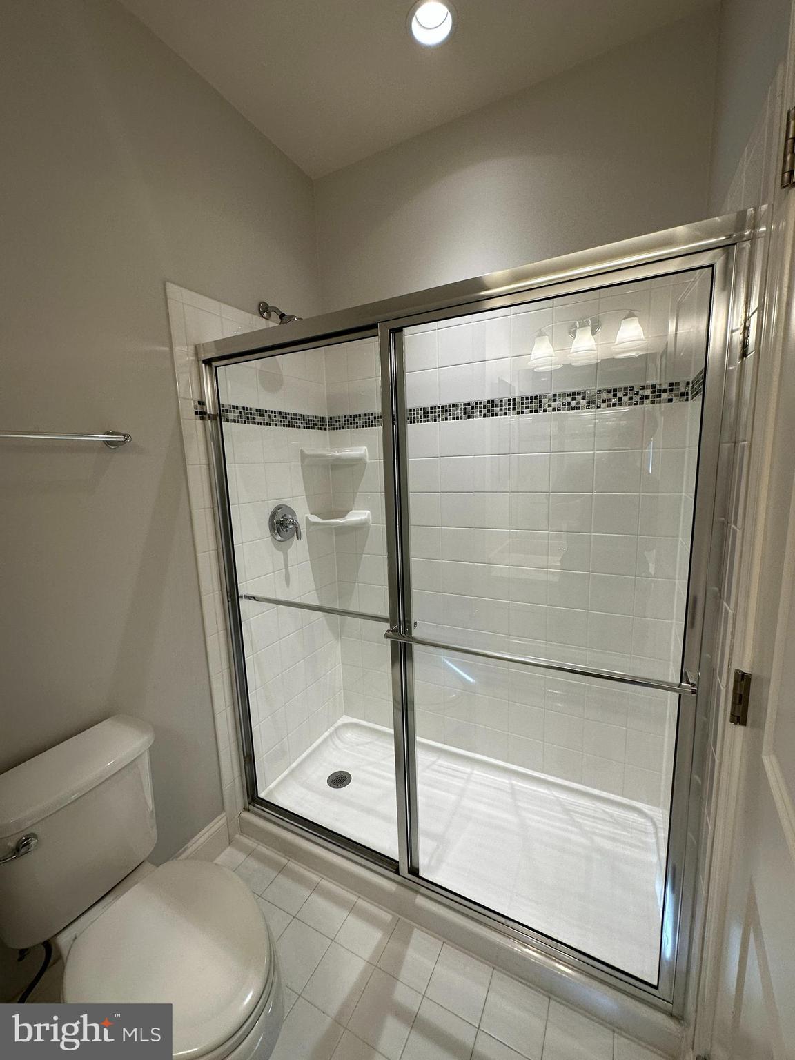 LOUDOUN VALLEY ESTATES 2 - Residential Lease