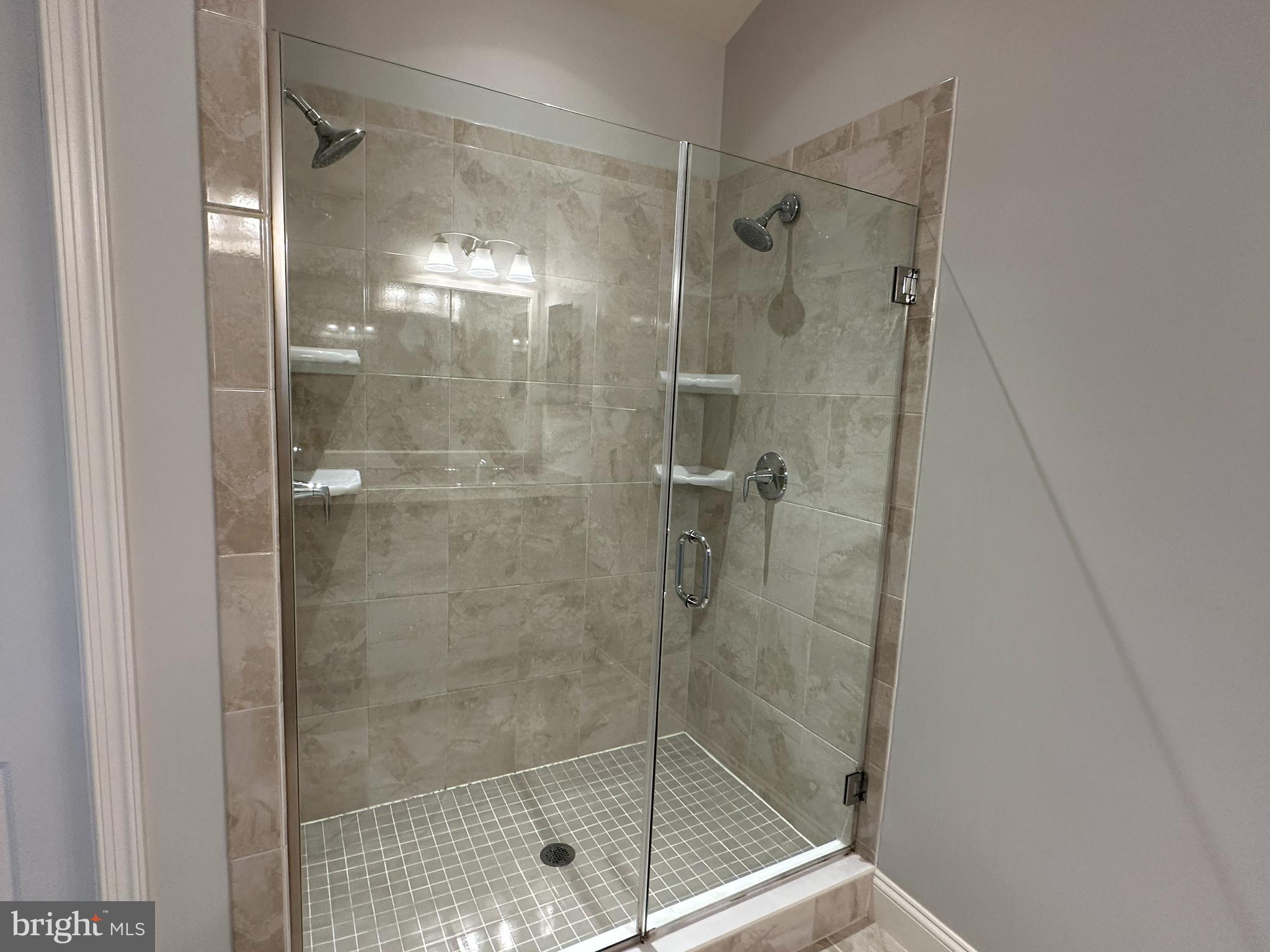 LOUDOUN VALLEY ESTATES 2 - Residential Lease