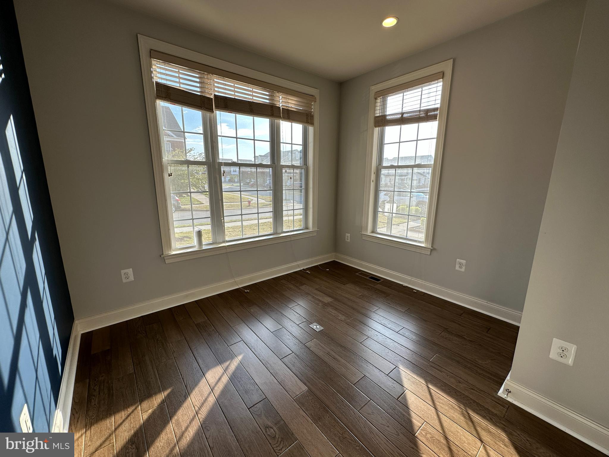 LOUDOUN VALLEY ESTATES 2 - Residential Lease