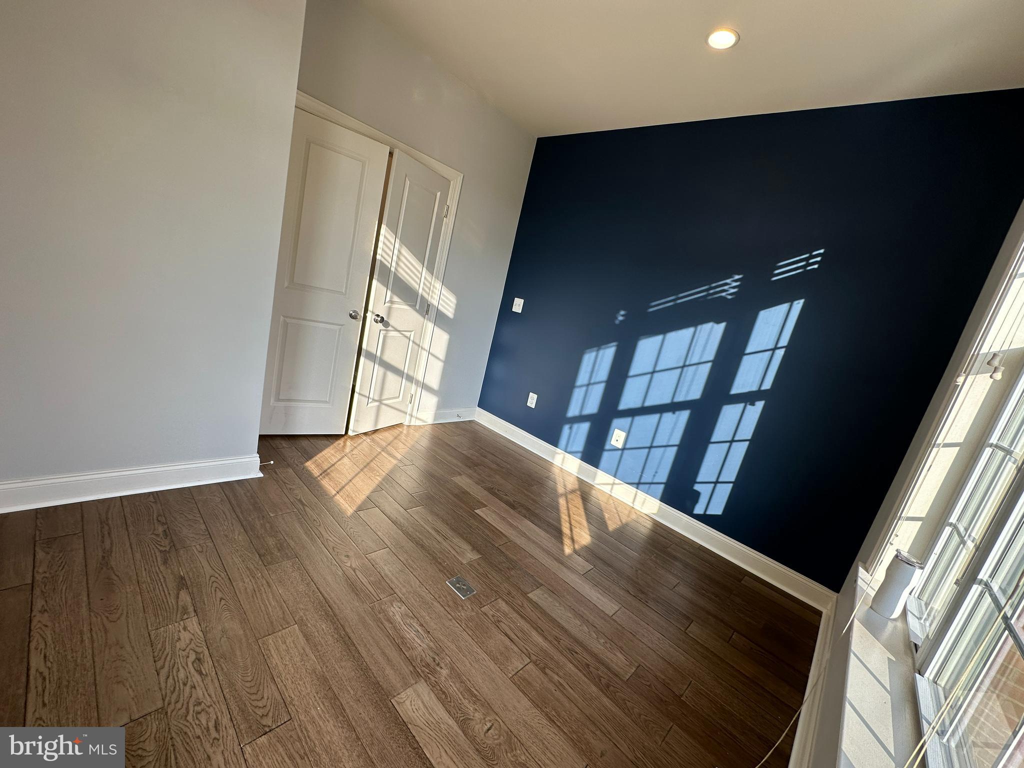 LOUDOUN VALLEY ESTATES 2 - Residential Lease