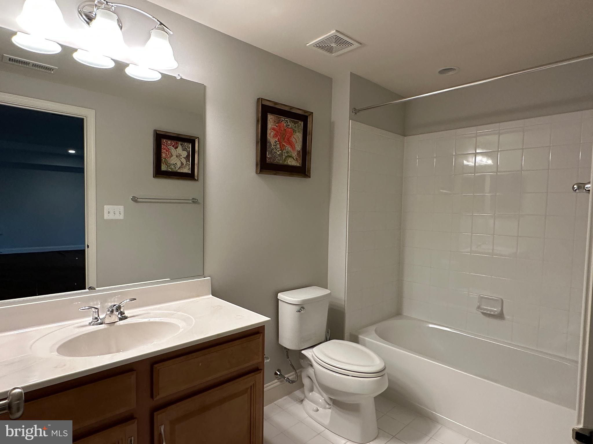 LOUDOUN VALLEY ESTATES 2 - Residential Lease