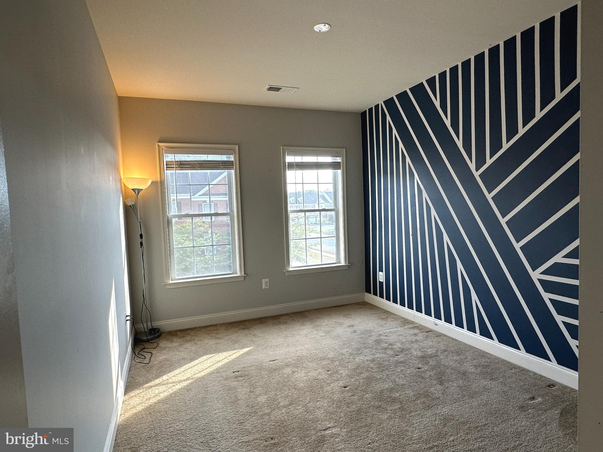 LOUDOUN VALLEY ESTATES 2 - Residential Lease