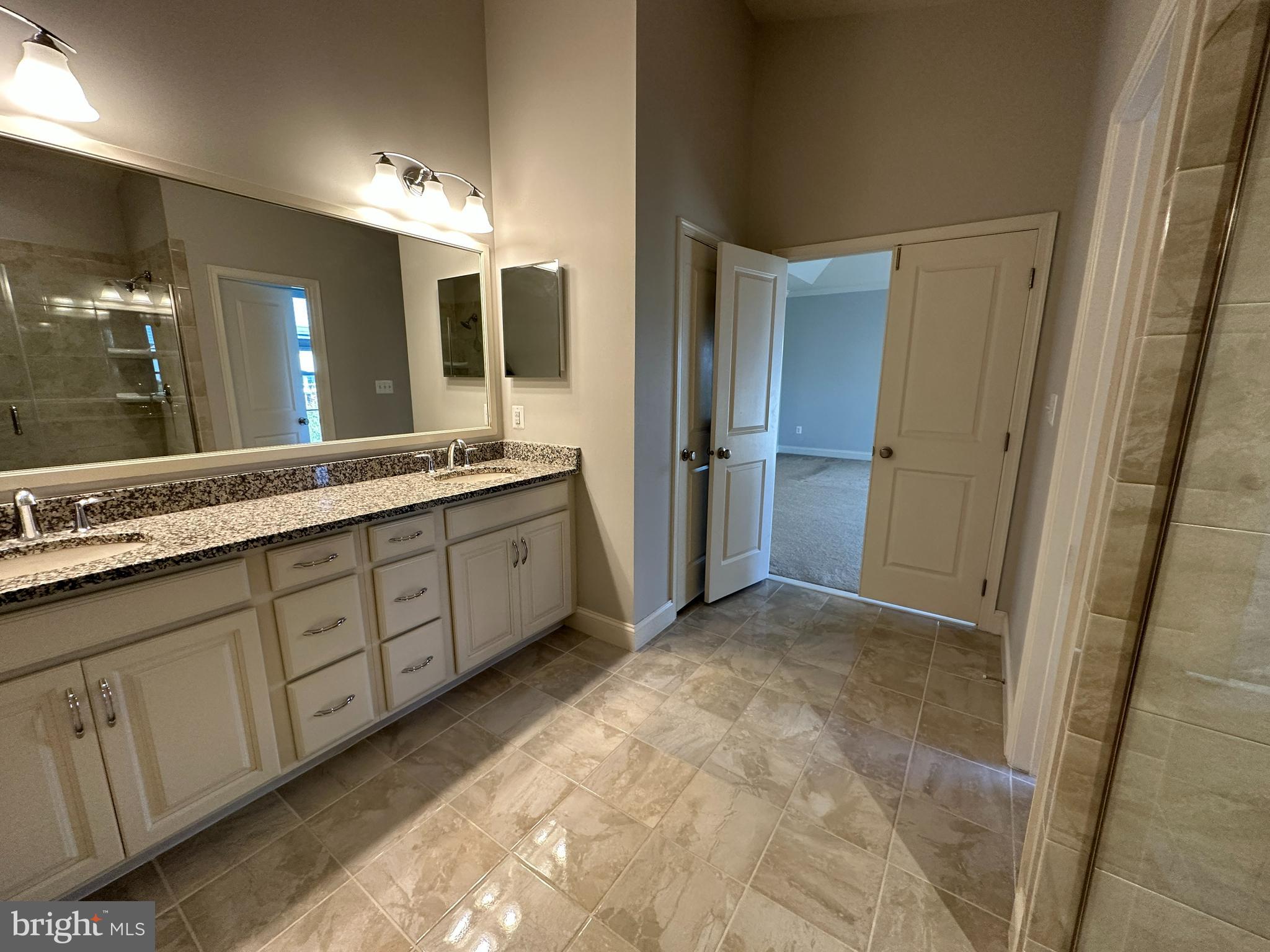 LOUDOUN VALLEY ESTATES 2 - Residential Lease