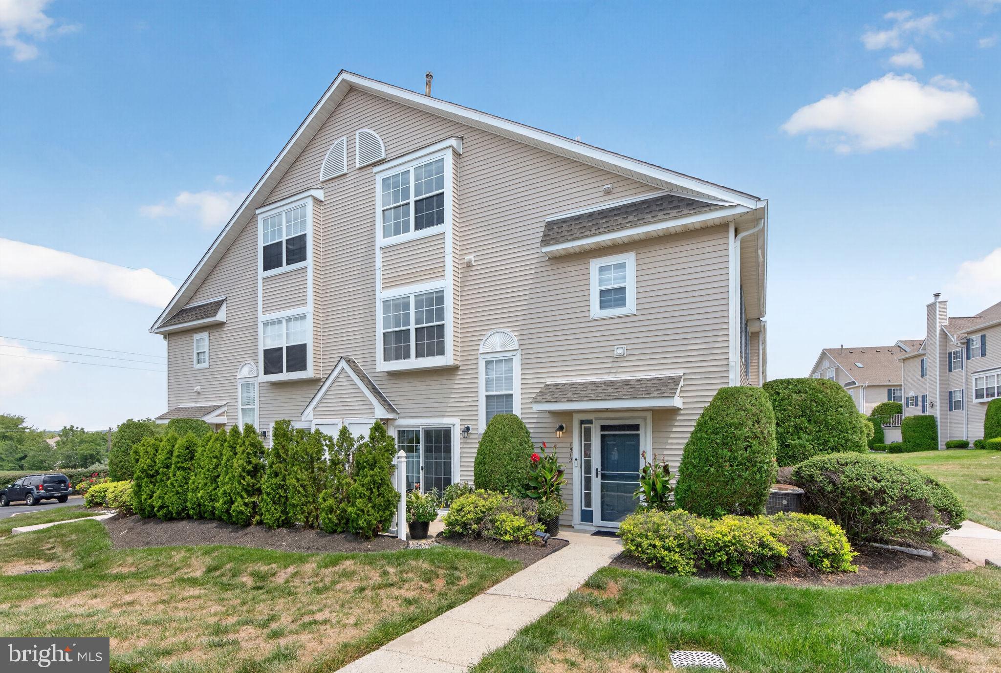 1512 CAROL COURT