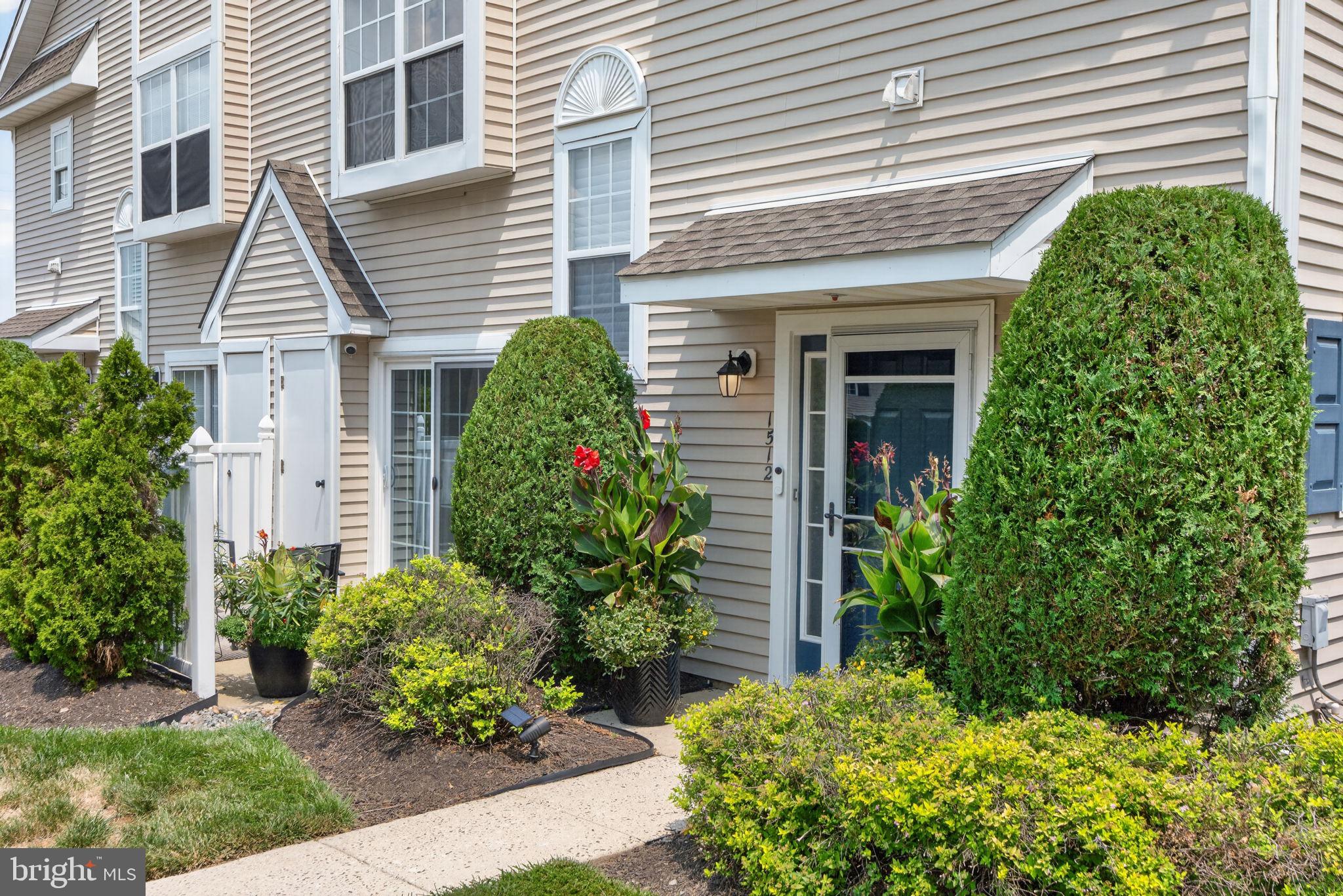 1512 CAROL COURT