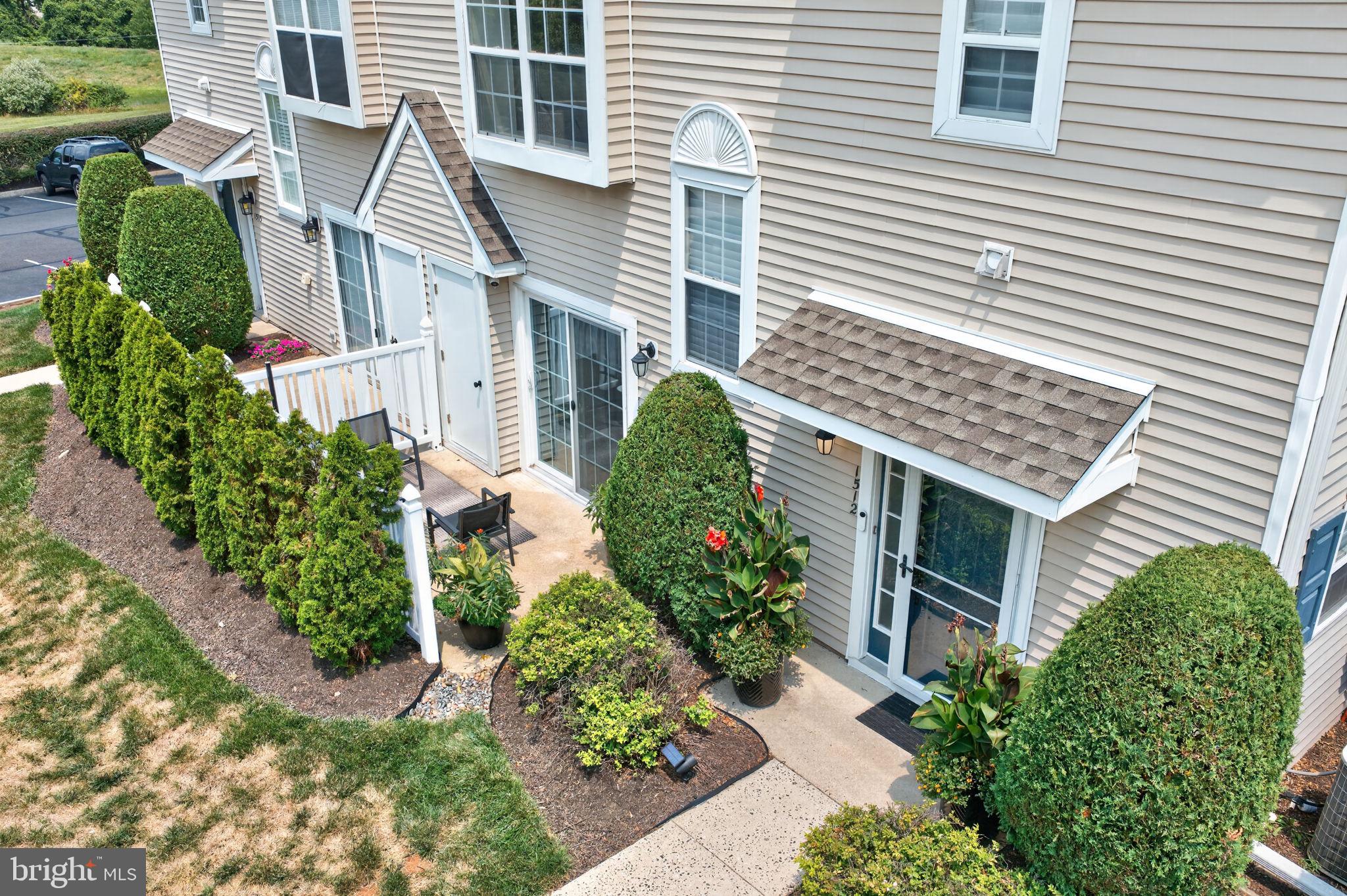 1512 CAROL COURT