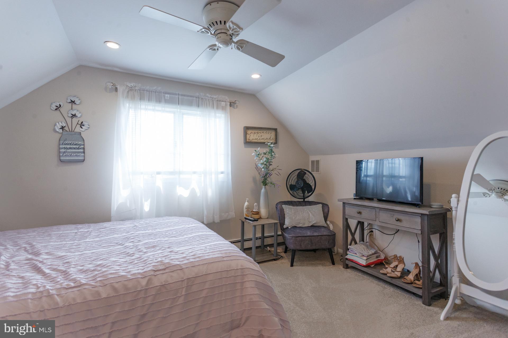 QUINCY HOLLOW - Residential