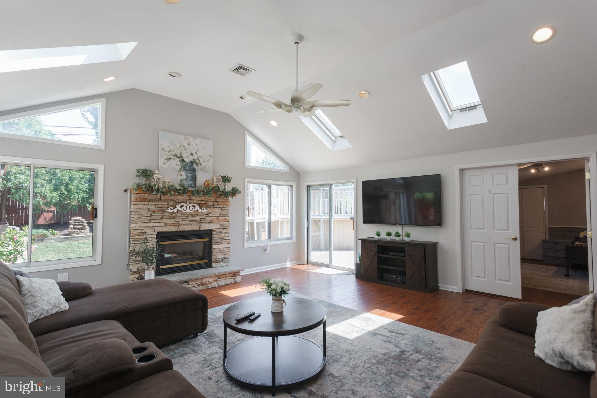 QUINCY HOLLOW - Residential