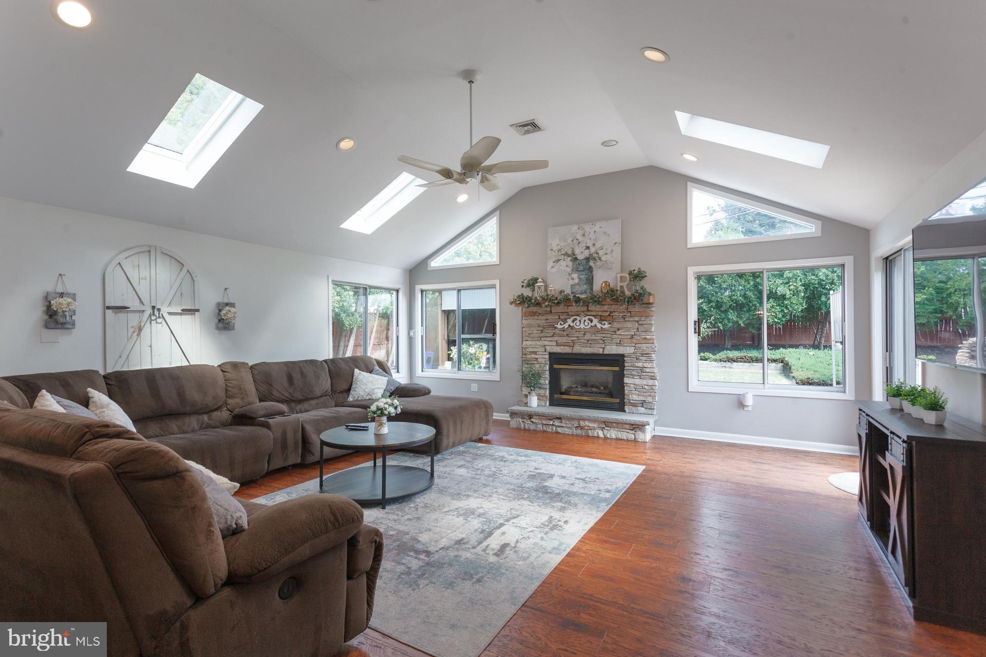 QUINCY HOLLOW - Residential