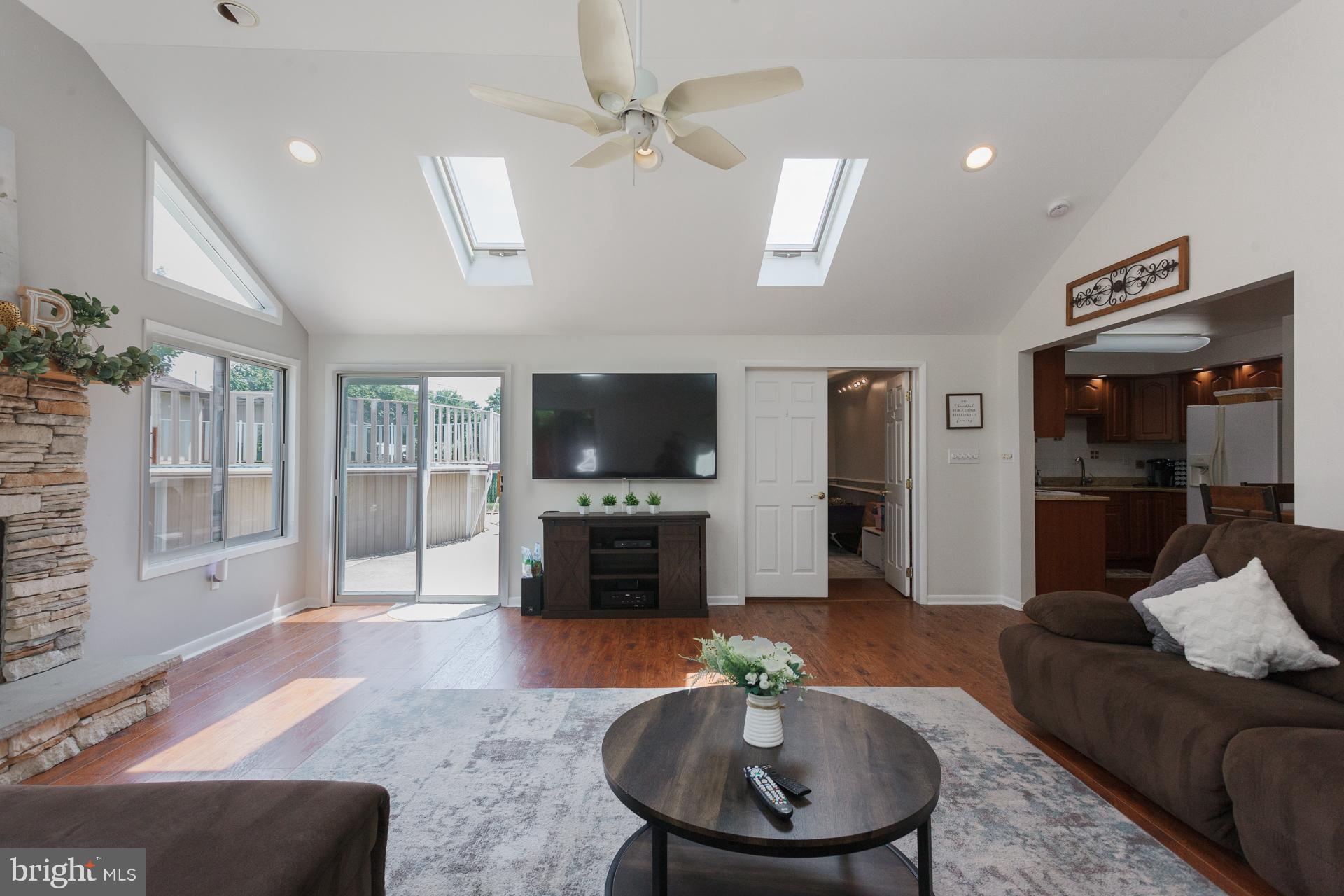 QUINCY HOLLOW - Residential